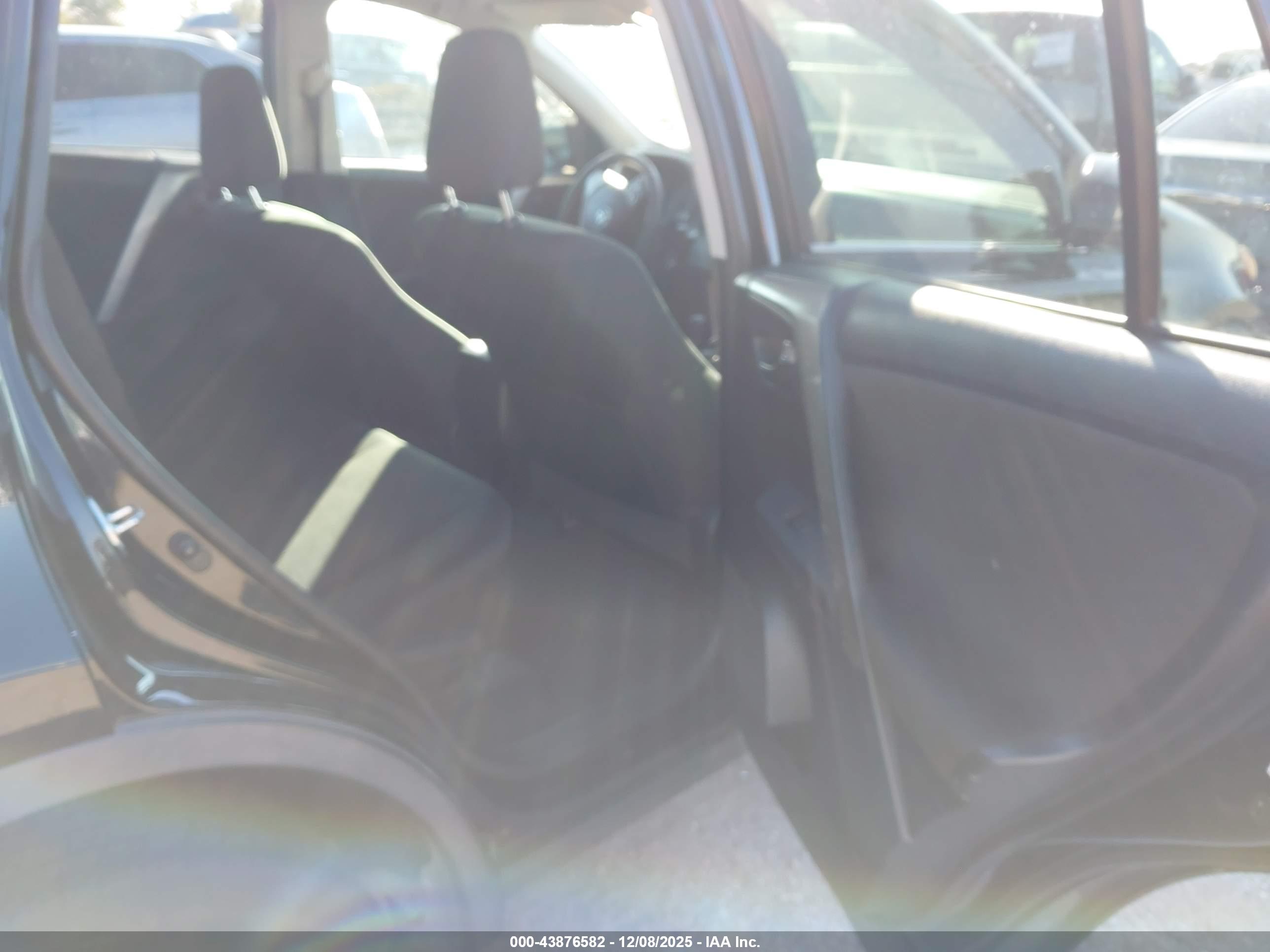 TOYOTA RAV4 image 8