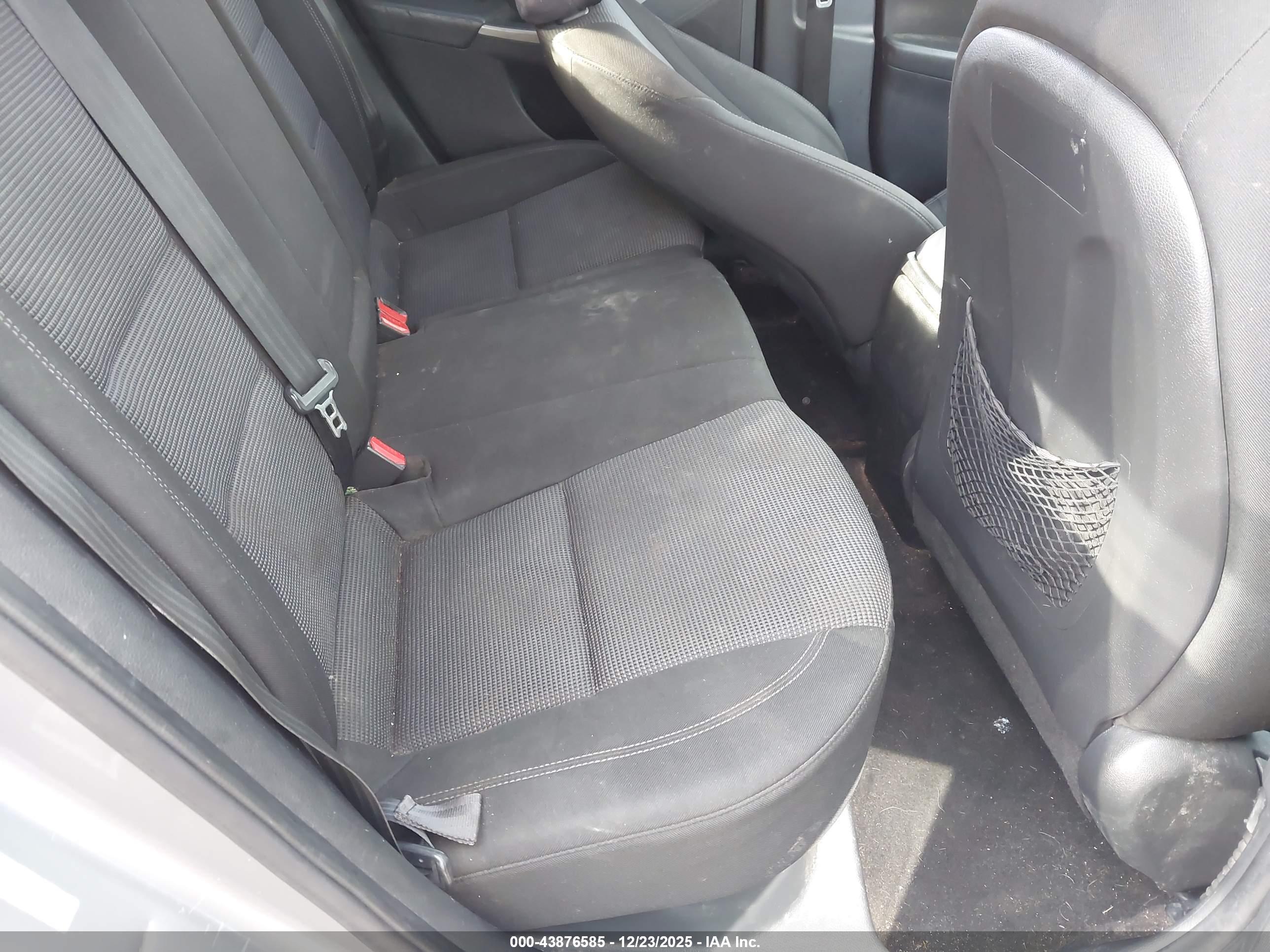 HYUNDAI ELANTRA image 8