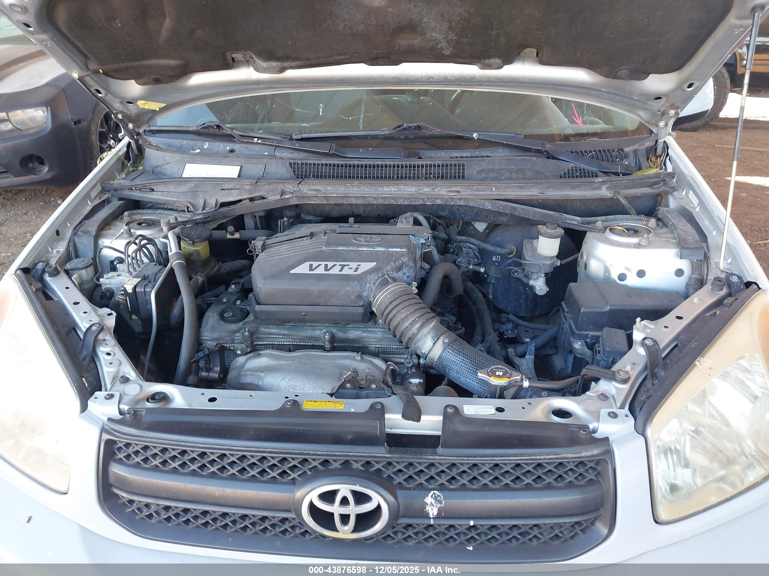 TOYOTA RAV4 image 10