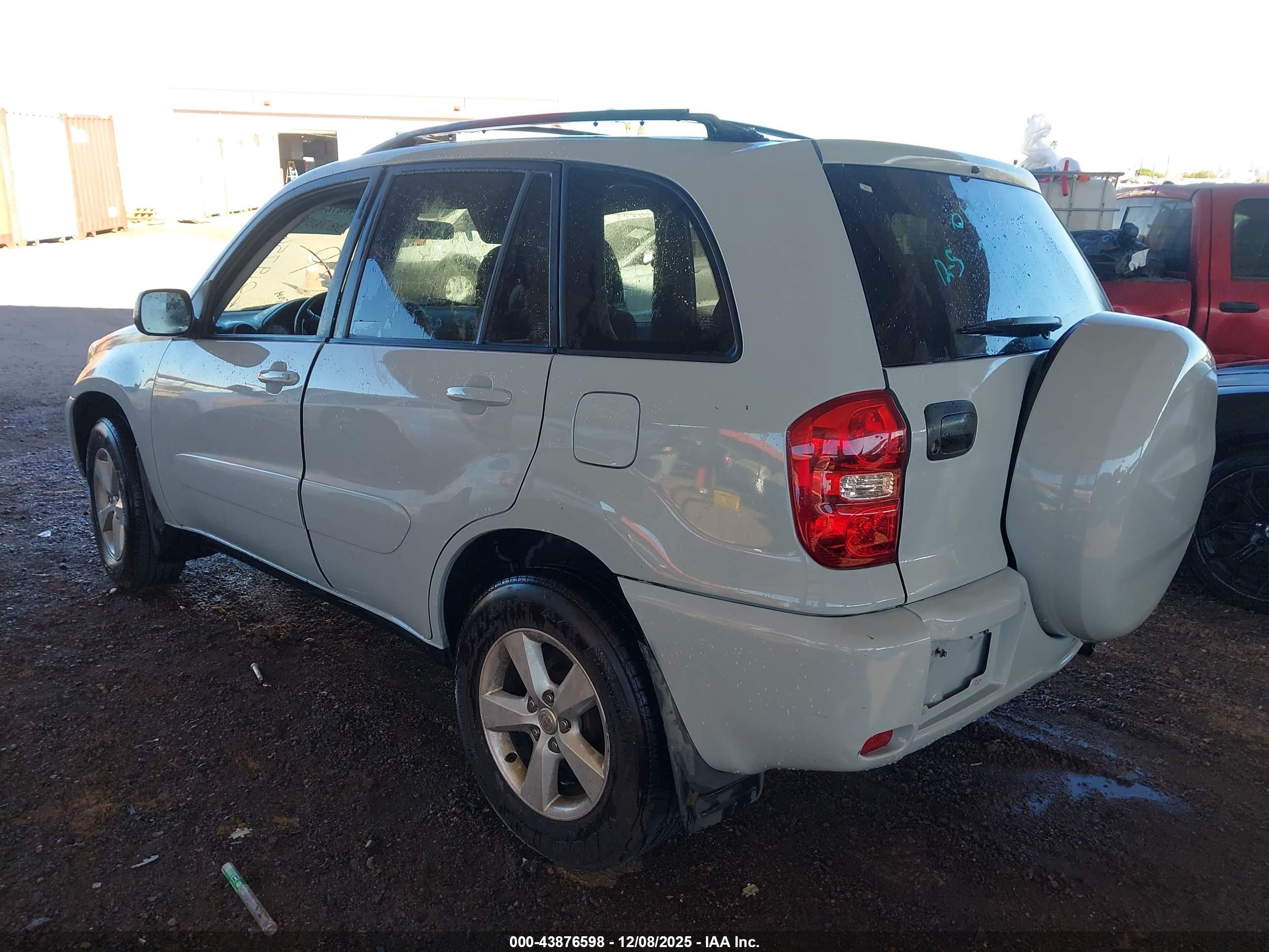 TOYOTA RAV4 image 3