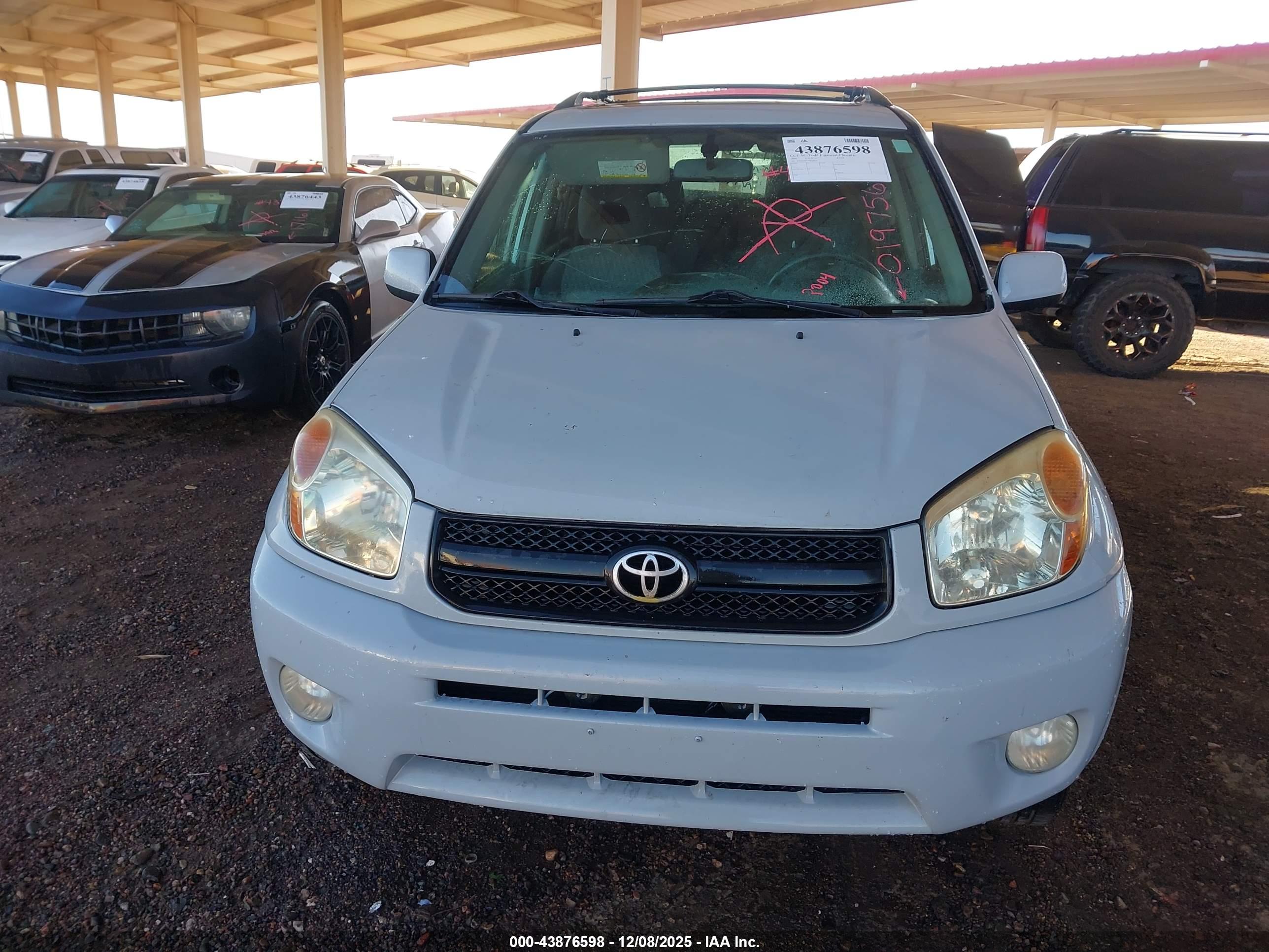 TOYOTA RAV4 image 6