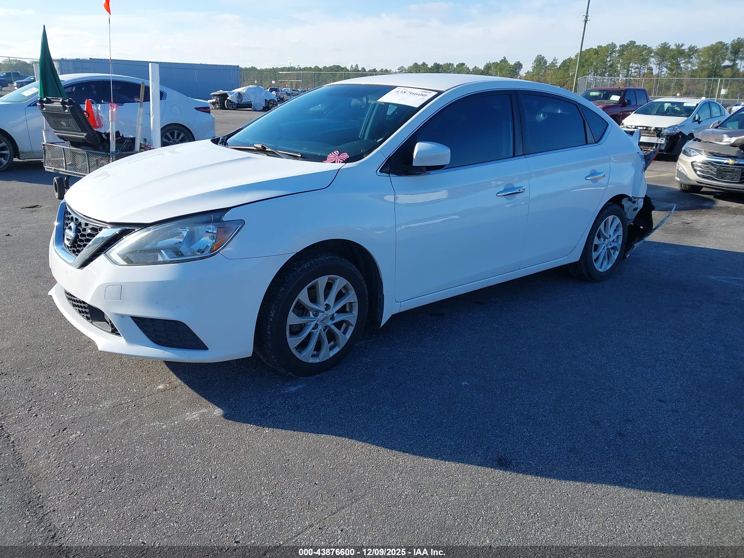 NISSAN SENTRA image 2