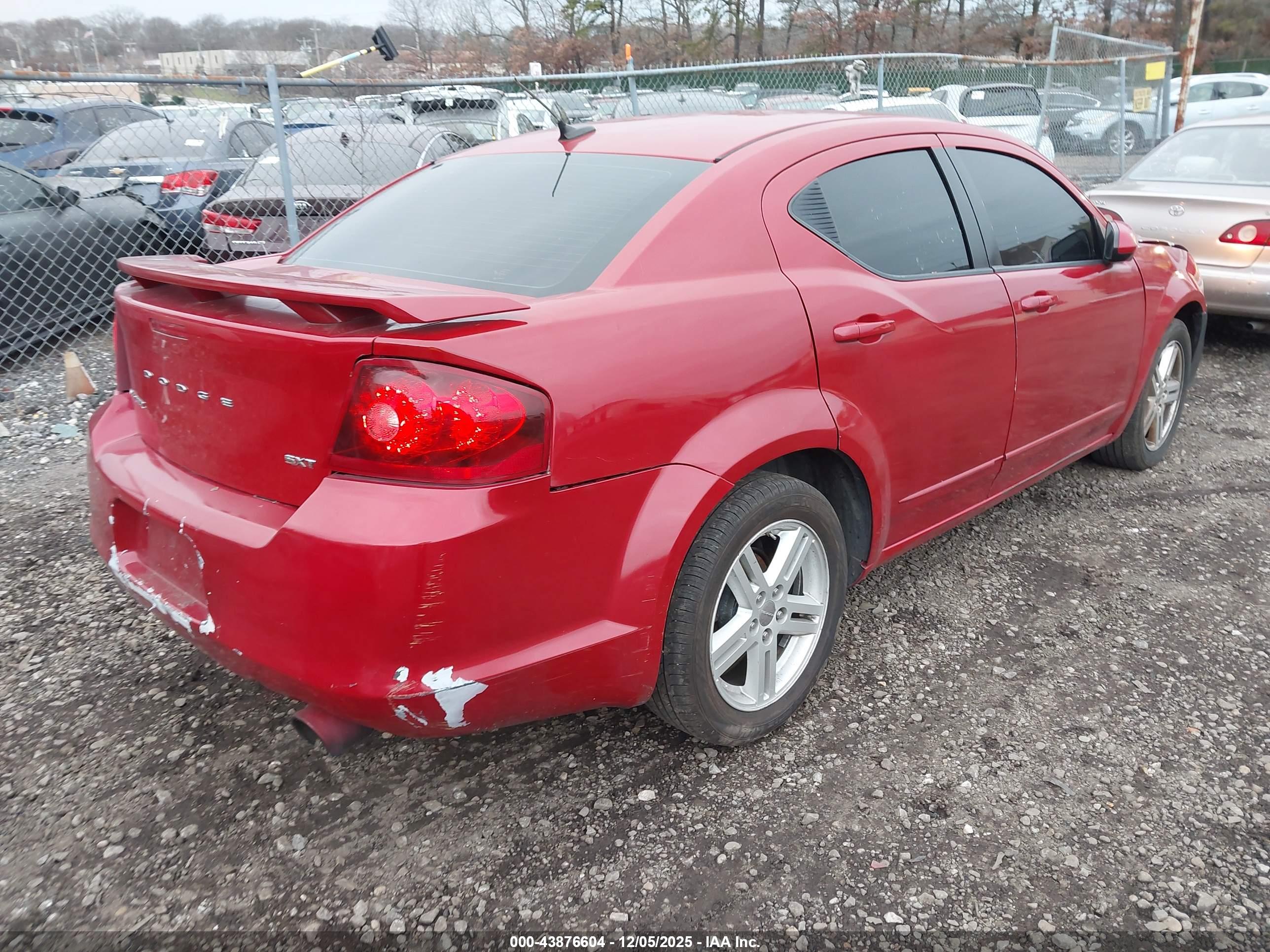 DODGE AVENGER image 4