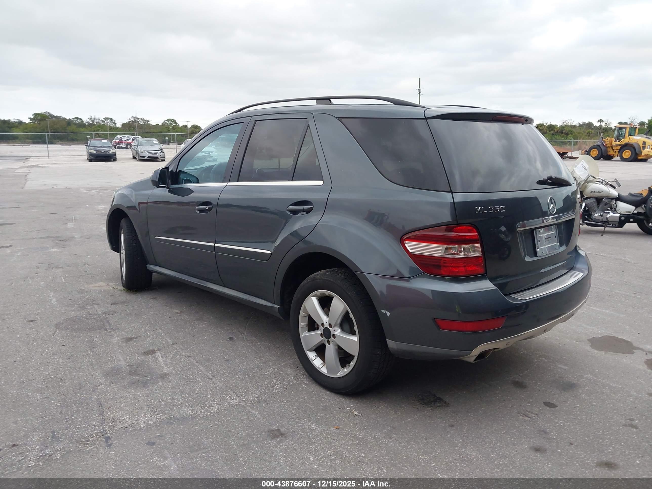 MERCEDES-BENZ ML image 3