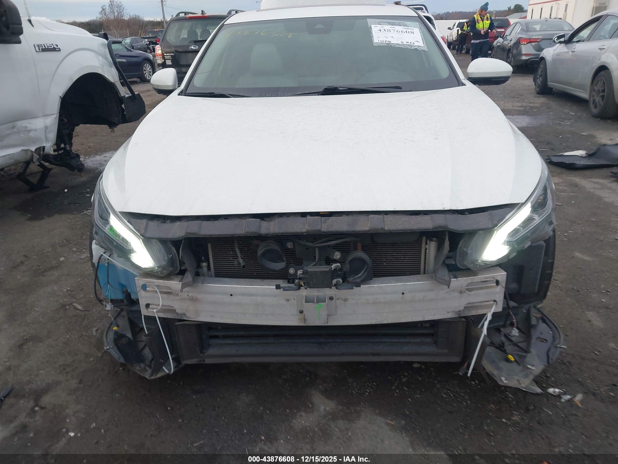 NISSAN ALTIMA image 6