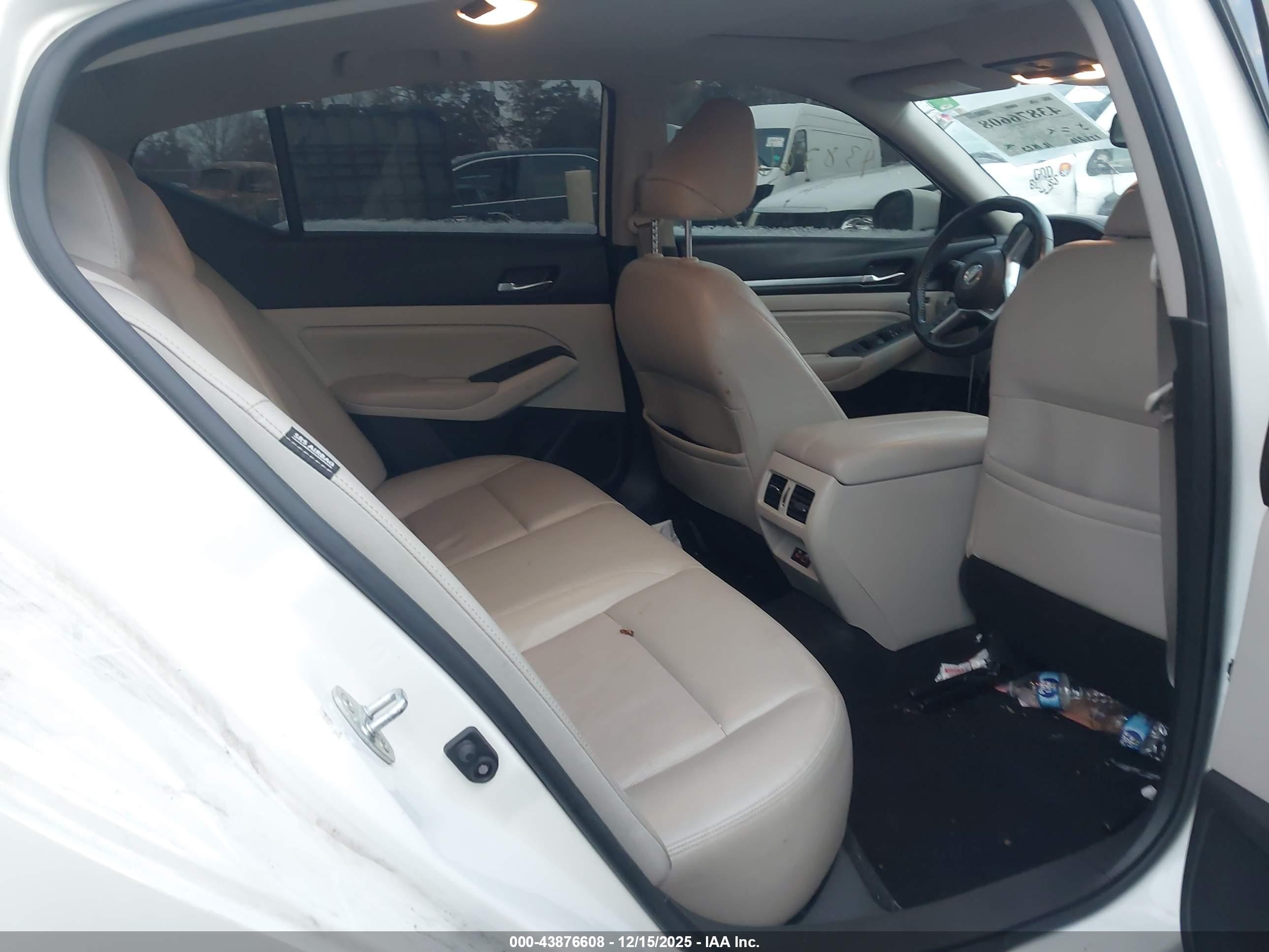 NISSAN ALTIMA image 8