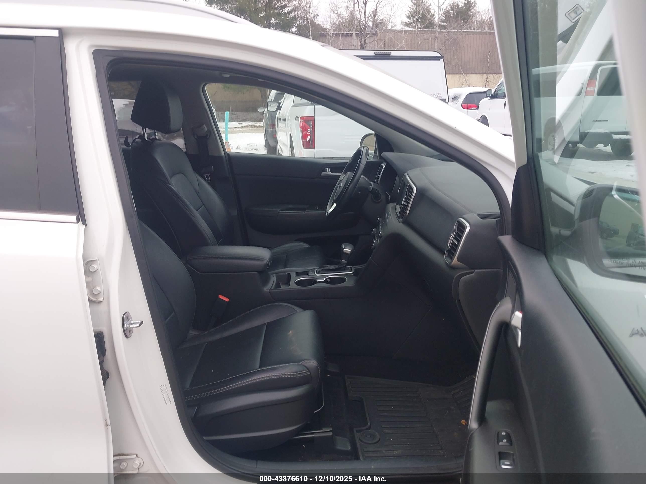 KIA SPORTAGE image 5