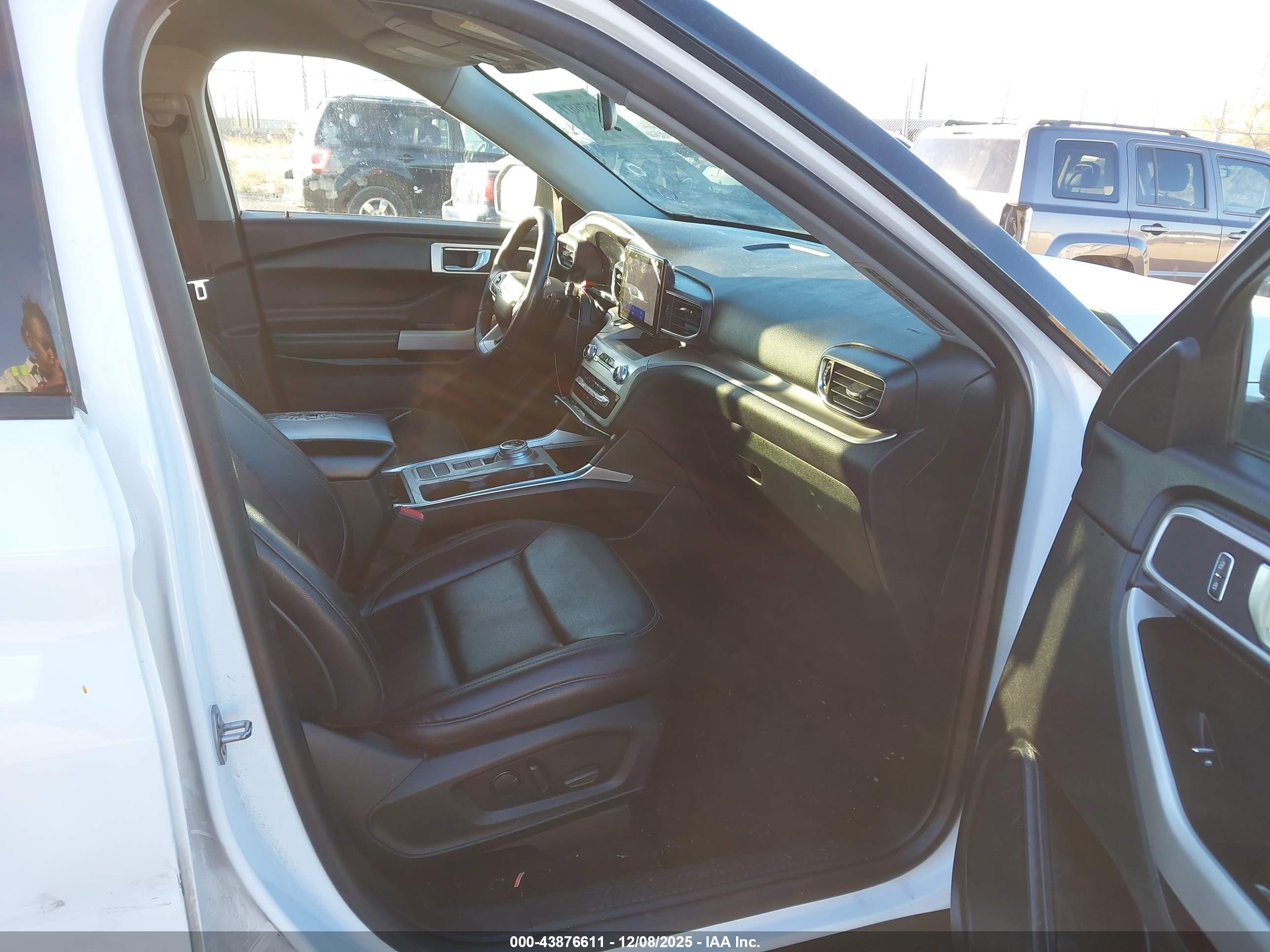 FORD EXPLORER image 5
