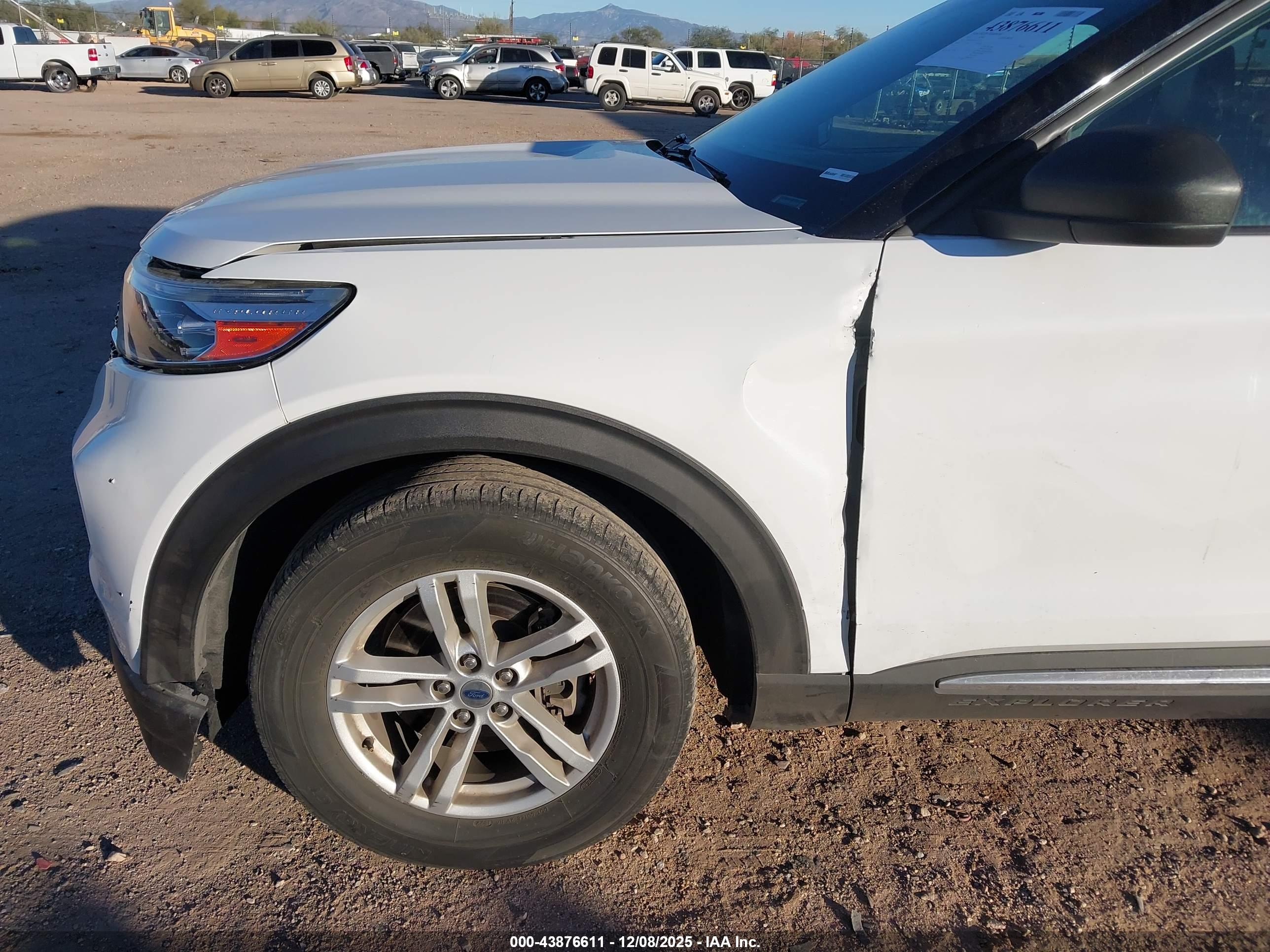 FORD EXPLORER image 6