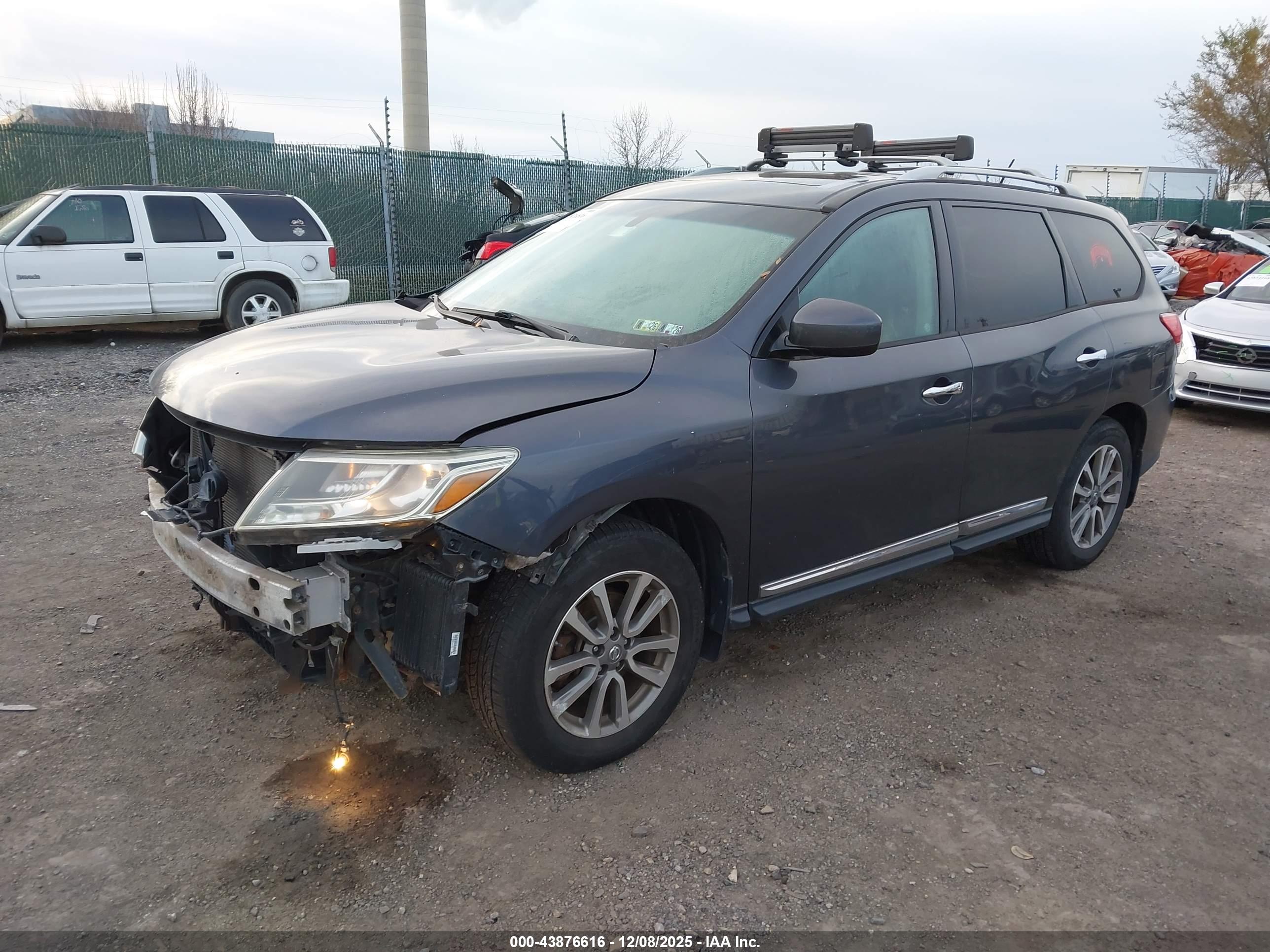 NISSAN PATHFINDER image 2