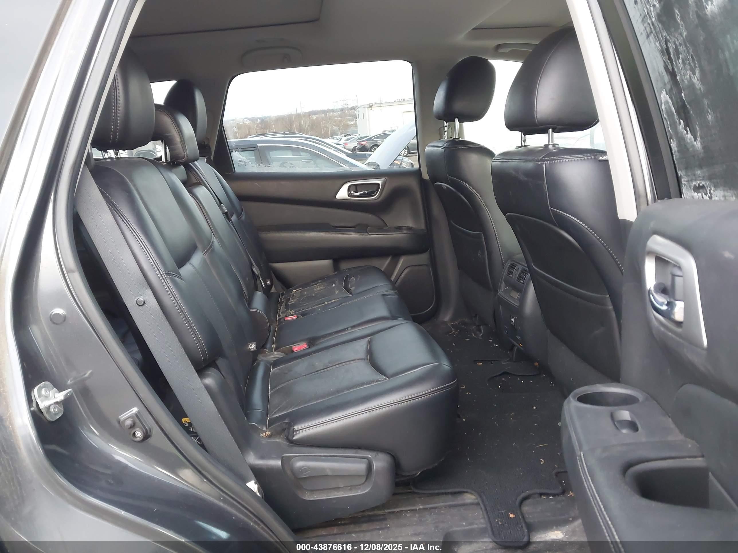 NISSAN PATHFINDER image 8