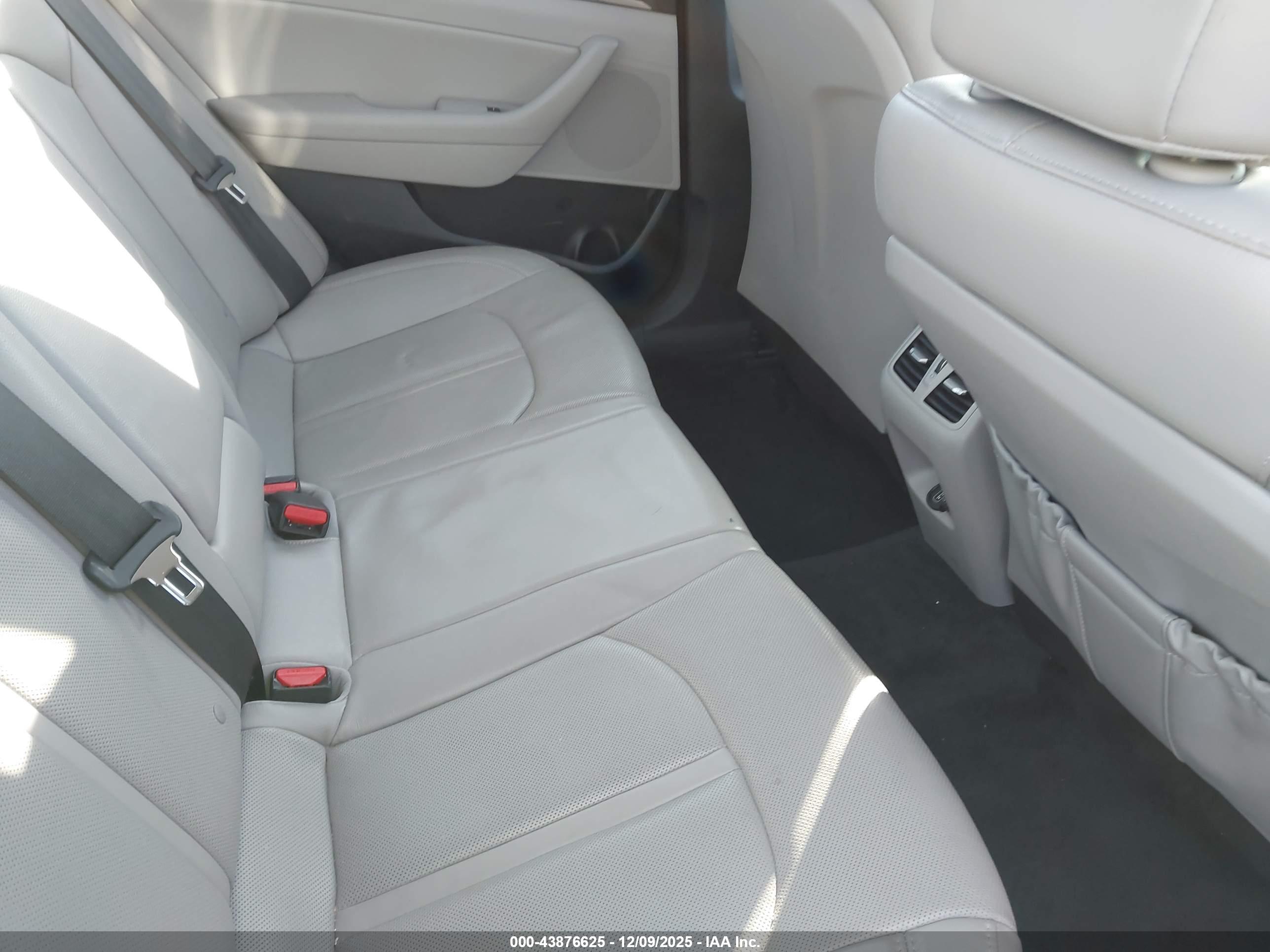 HYUNDAI SONATA image 8