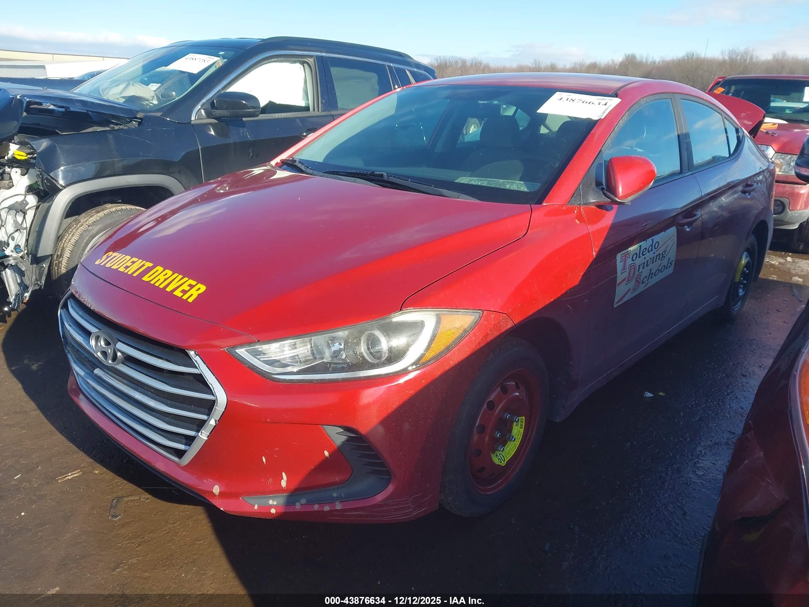 HYUNDAI ELANTRA image 2