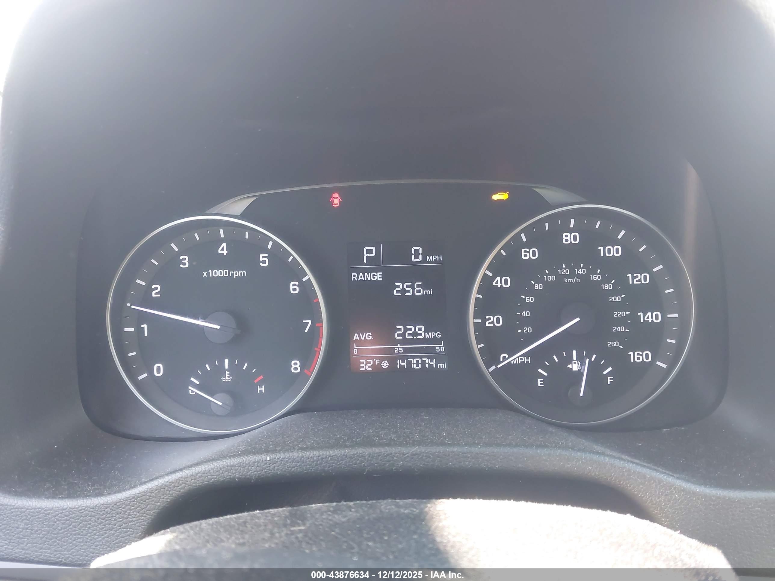 HYUNDAI ELANTRA image 7
