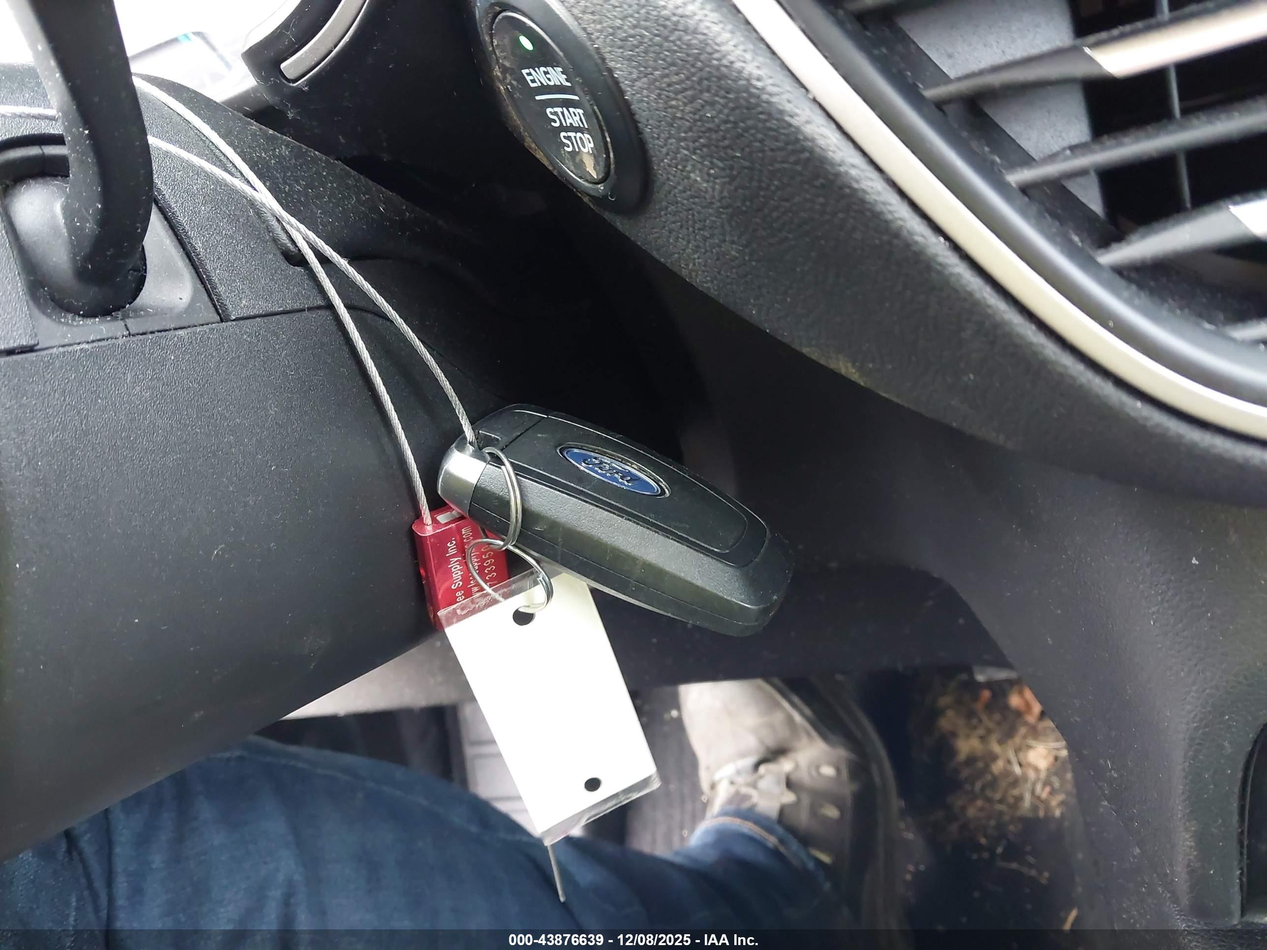 FORD ESCAPE image 11