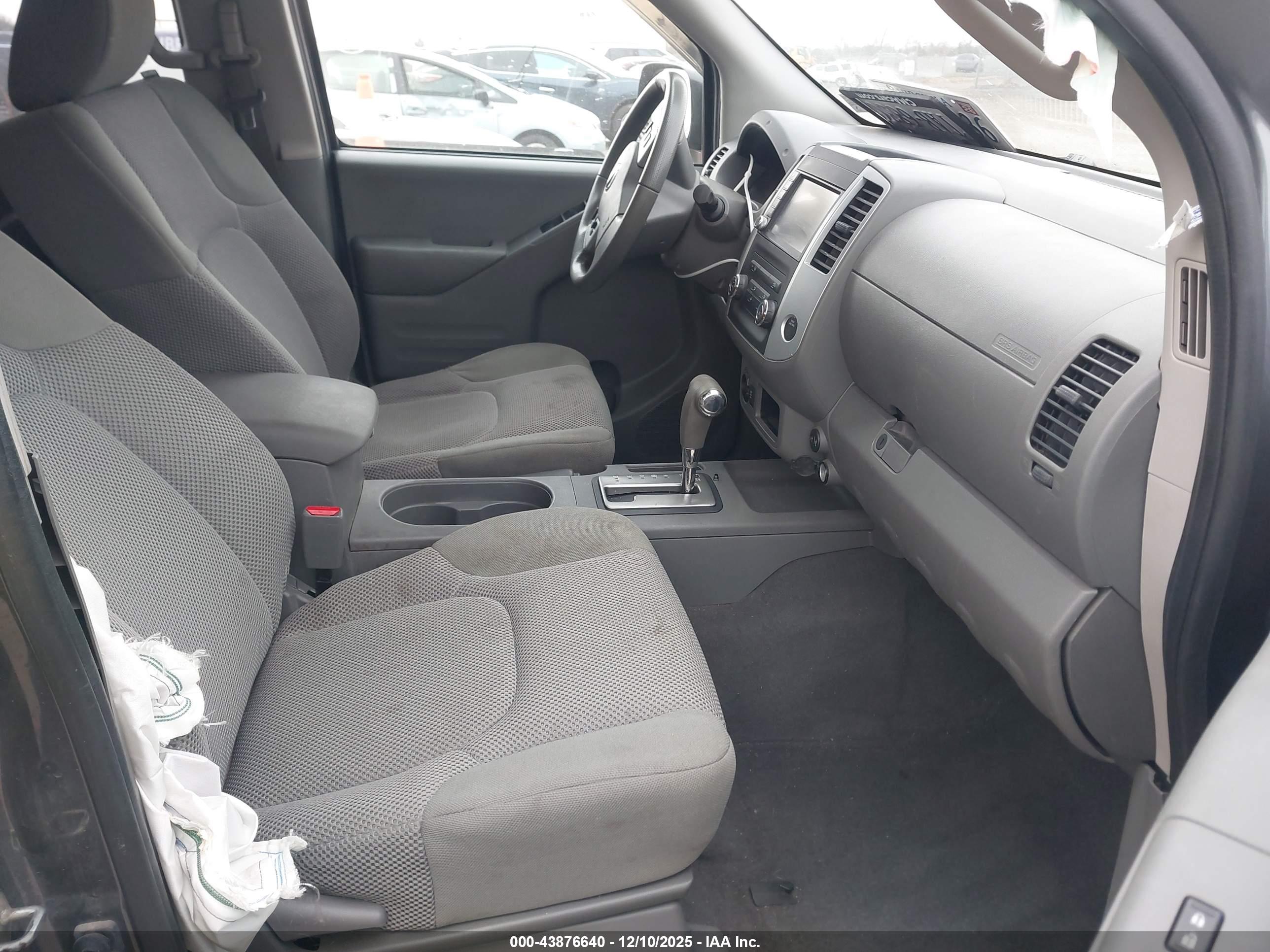 NISSAN FRONTIER image 5