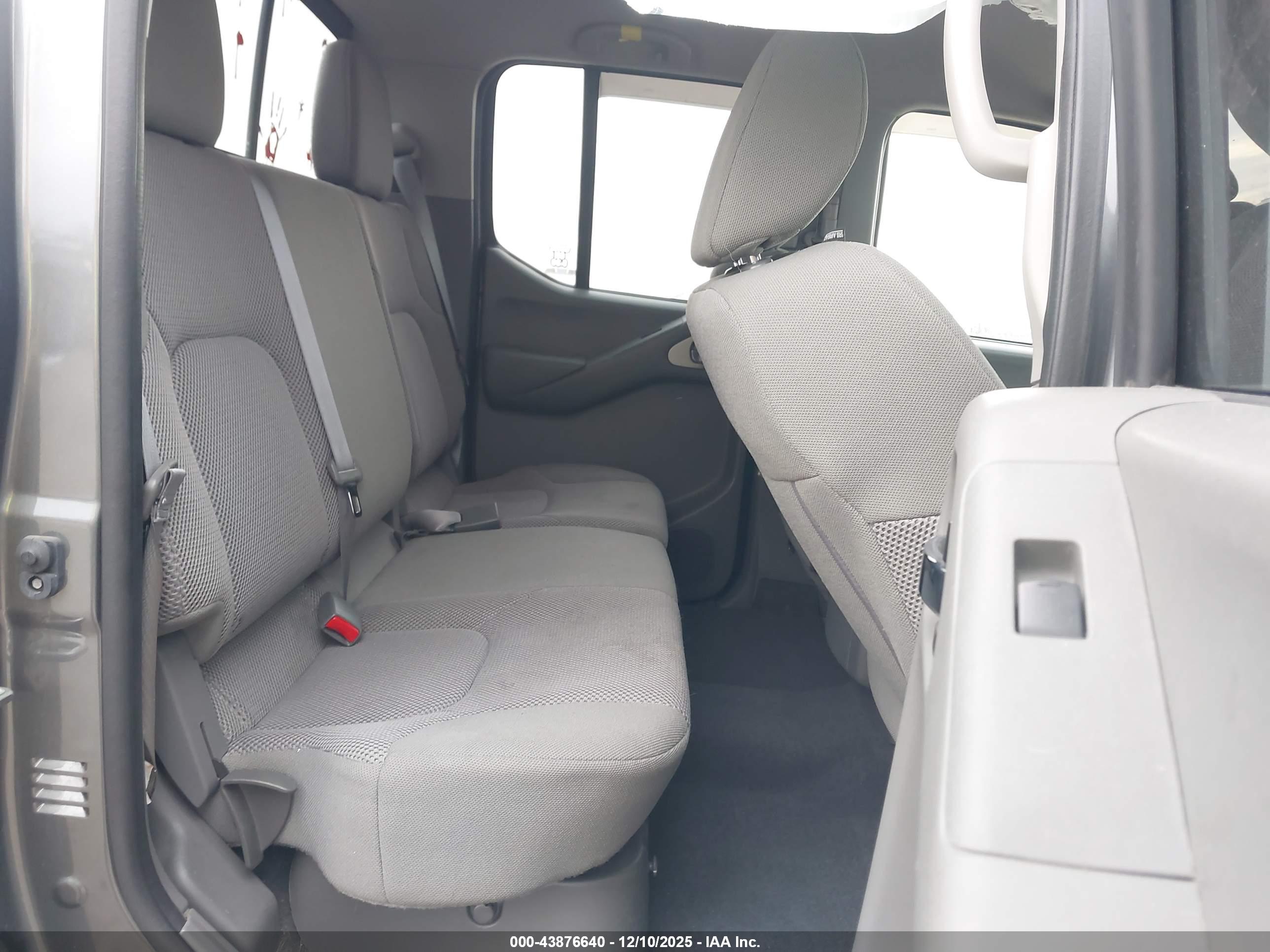 NISSAN FRONTIER image 8