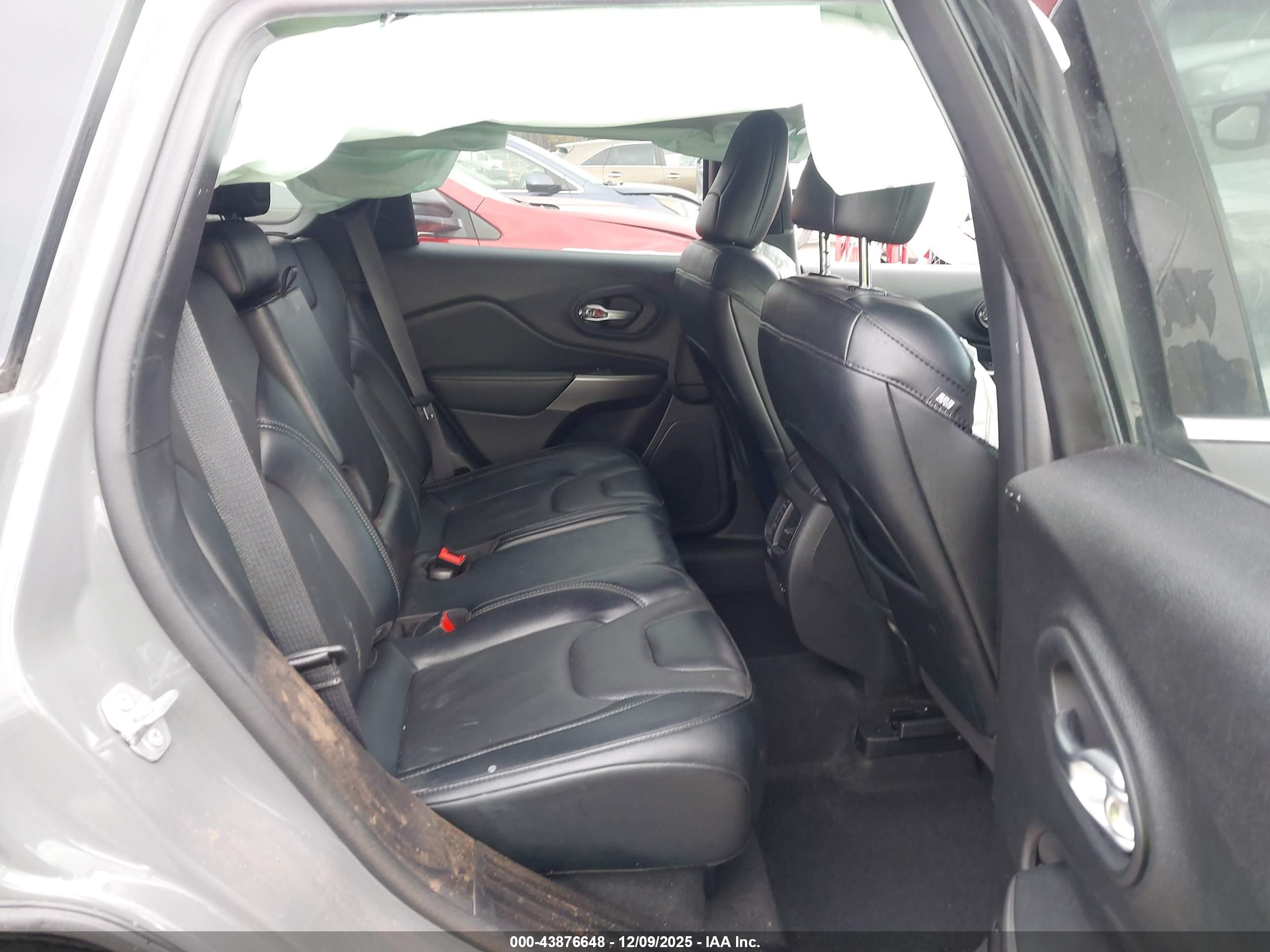 JEEP CHEROKEE image 8