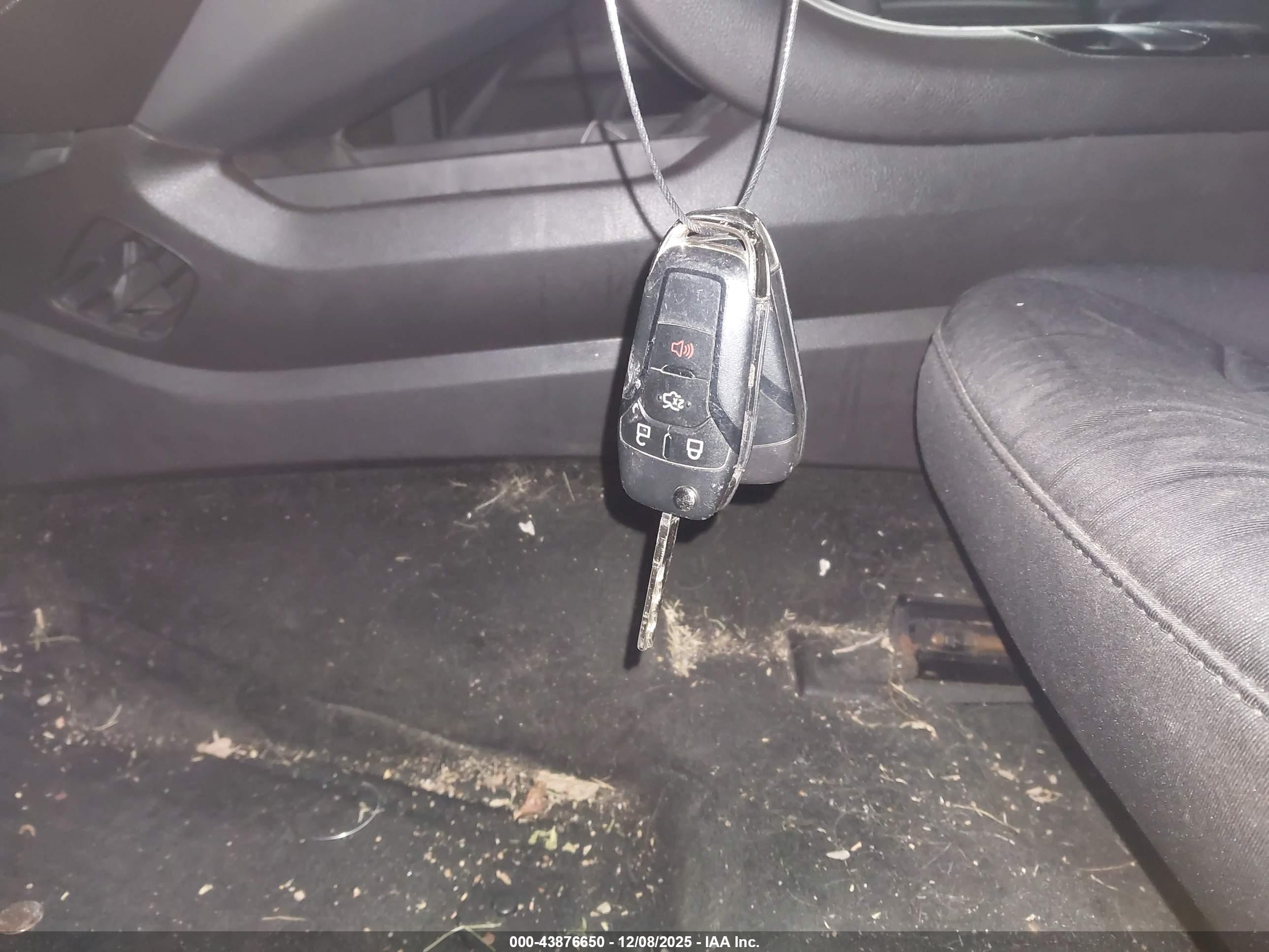 FORD FUSION image 11