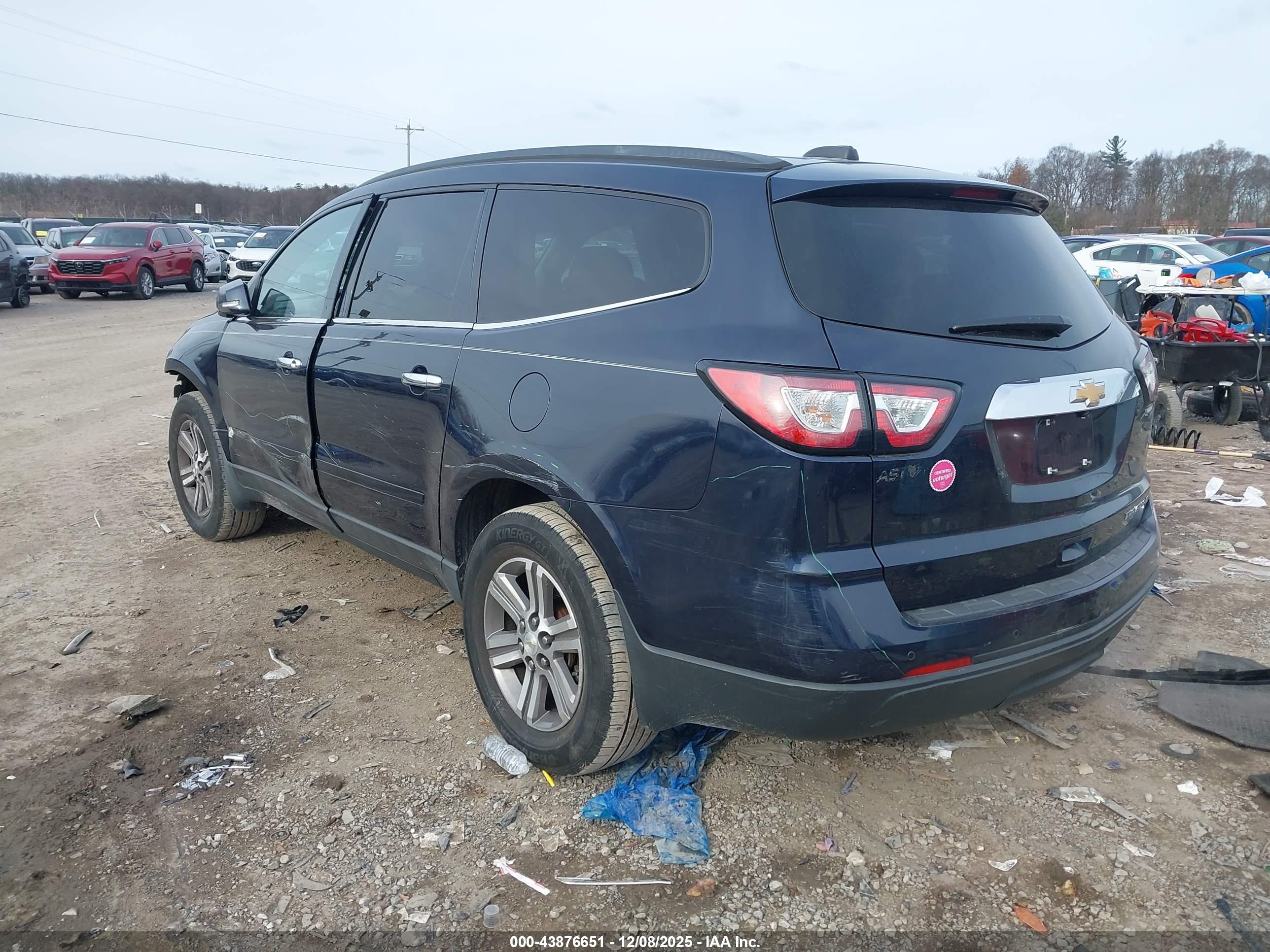 CHEVROLET TRAVERSE image 3