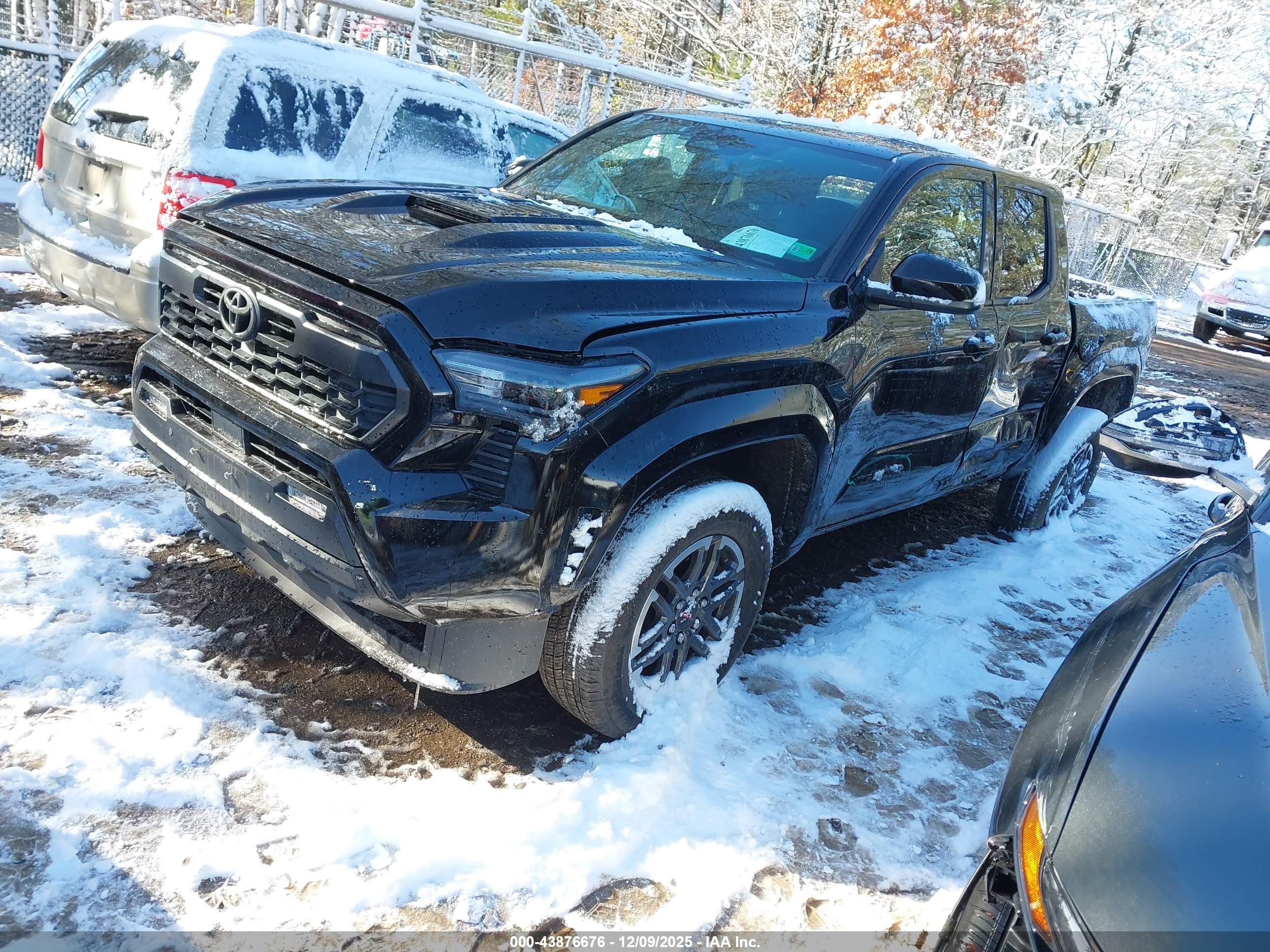 TOYOTA TACOMA image 2