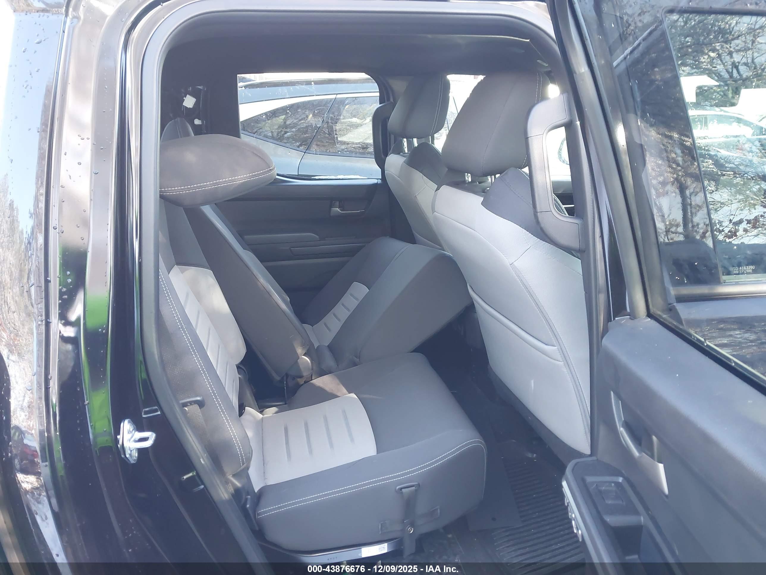 TOYOTA TACOMA image 8