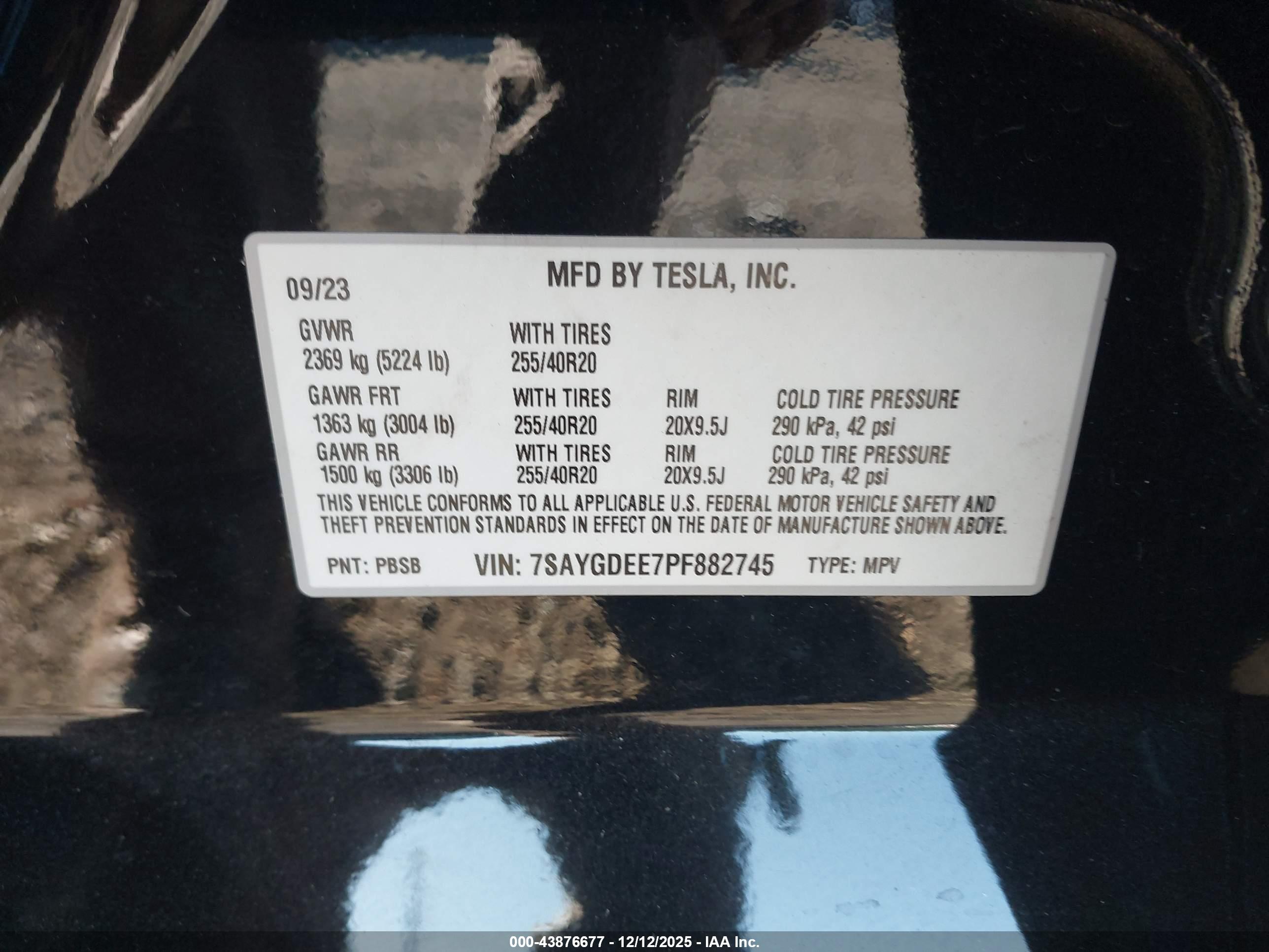 TESLA MODEL image 9