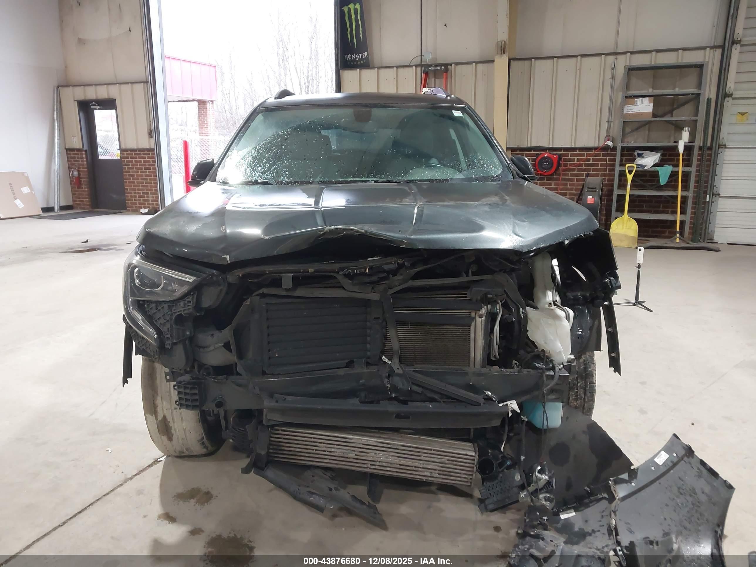 GMC TERRAIN image 6