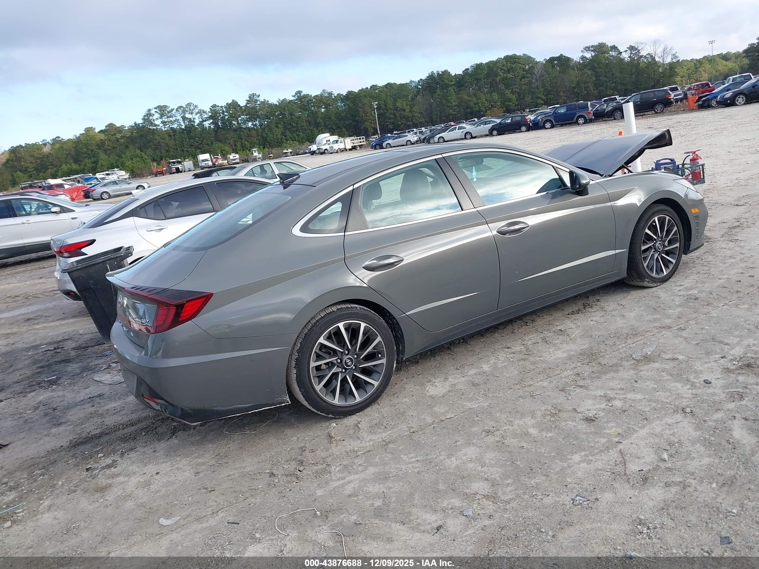HYUNDAI SONATA image 4