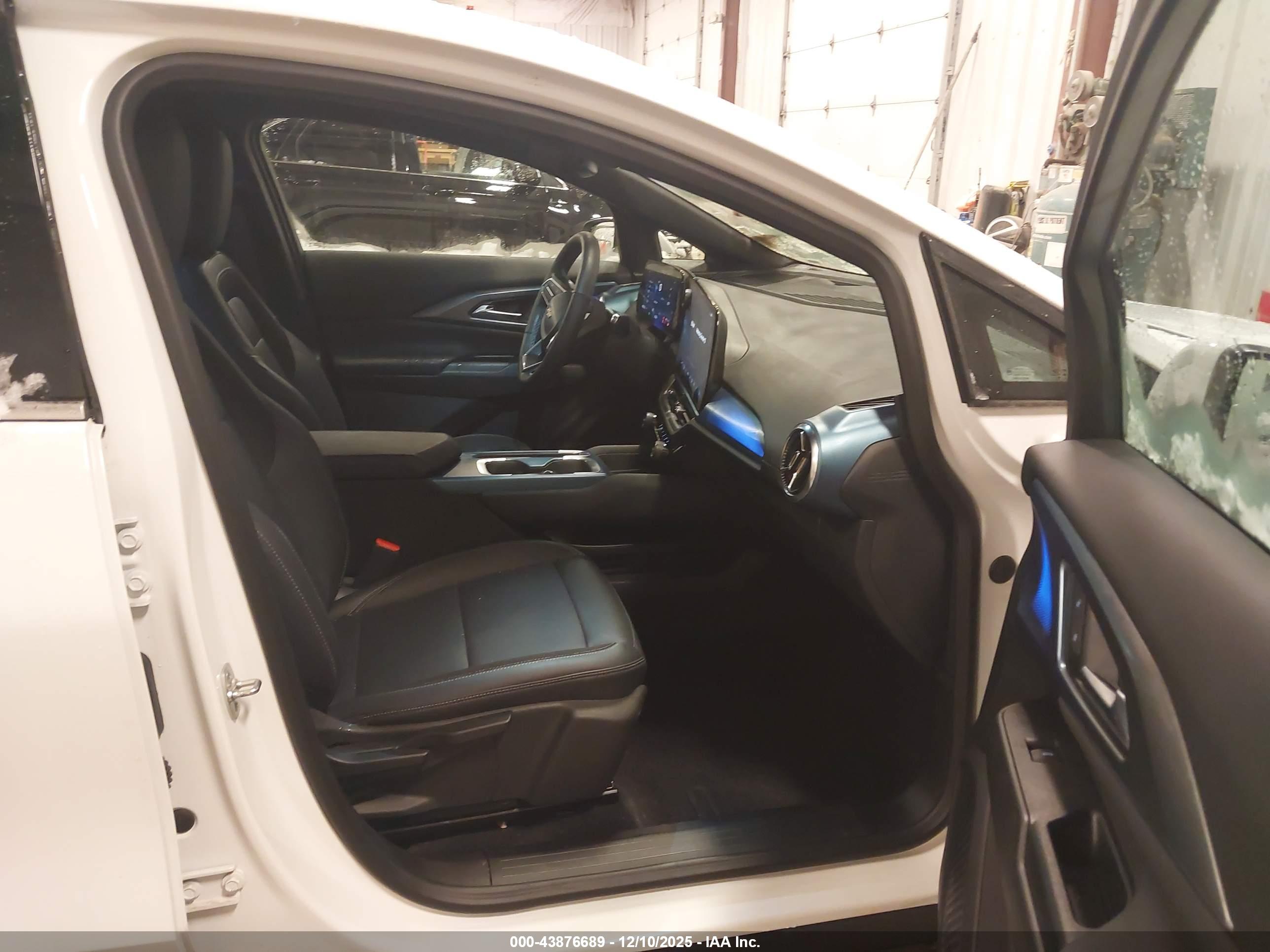 CHEVROLET EQUINOX image 5