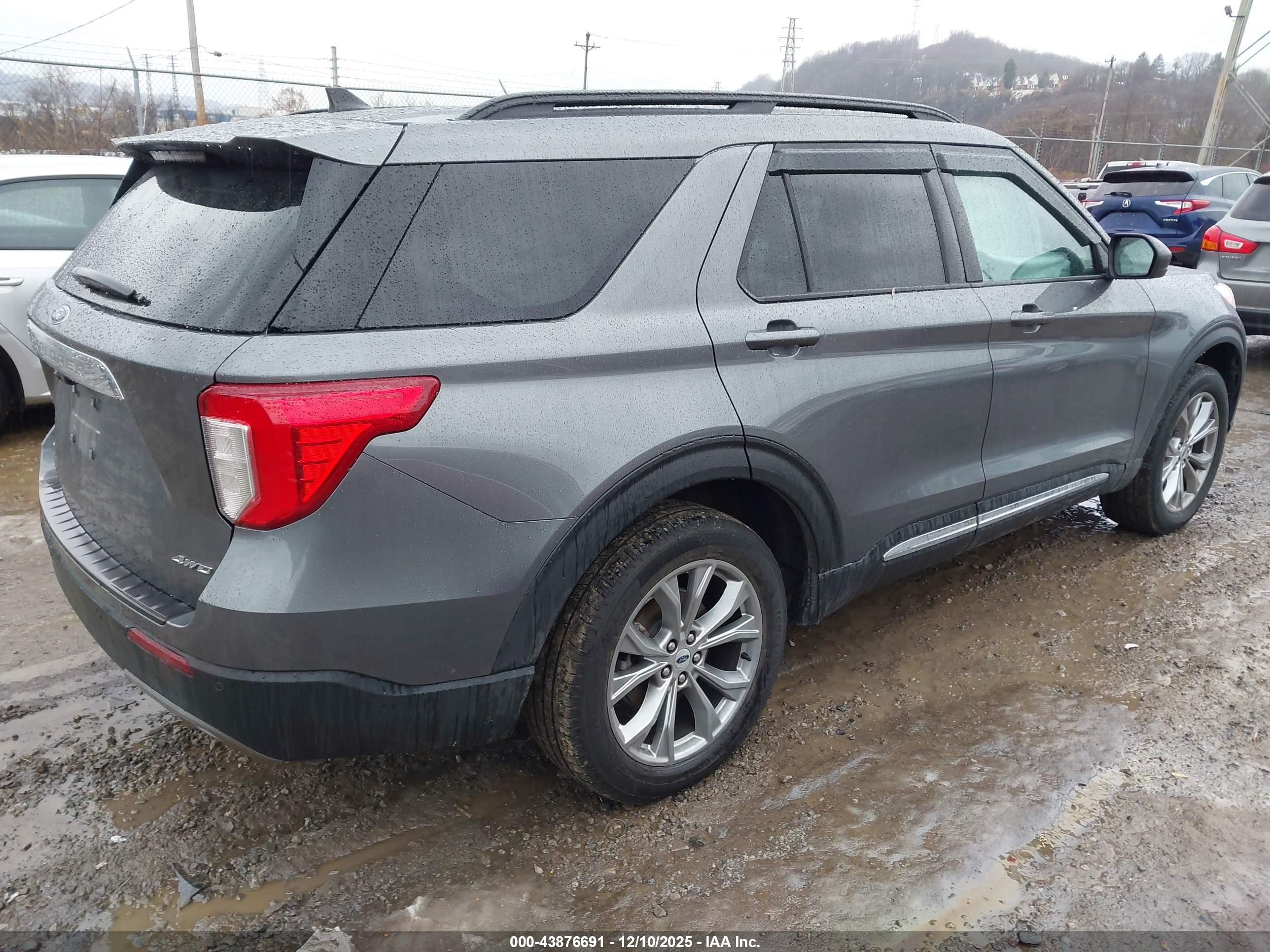 FORD EXPLORER image 4