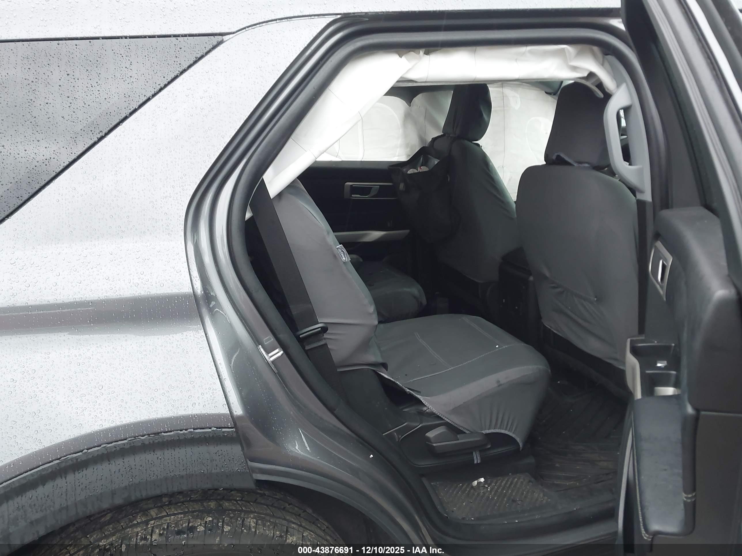 FORD EXPLORER image 8
