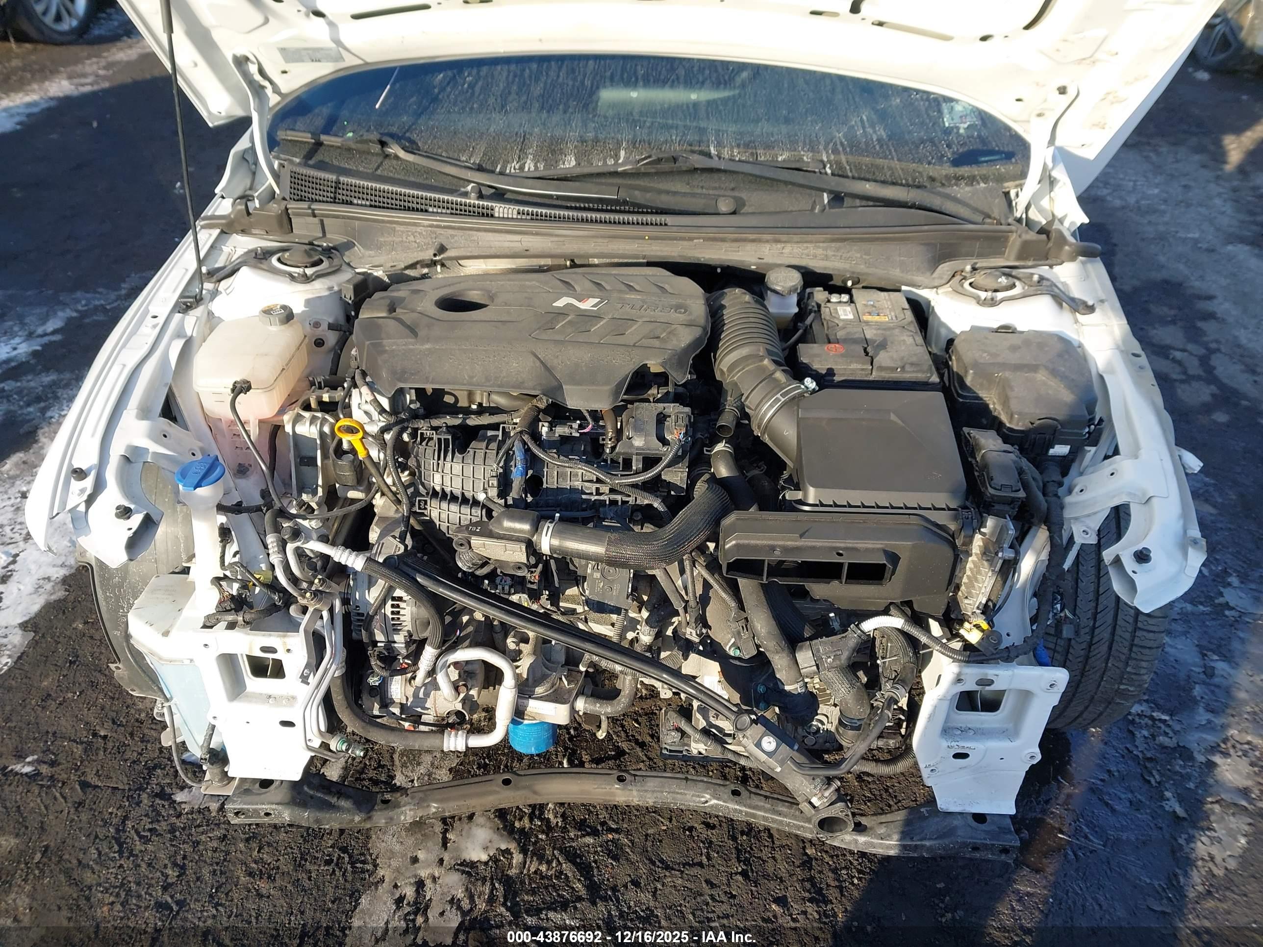 HYUNDAI ELANTRA image 10