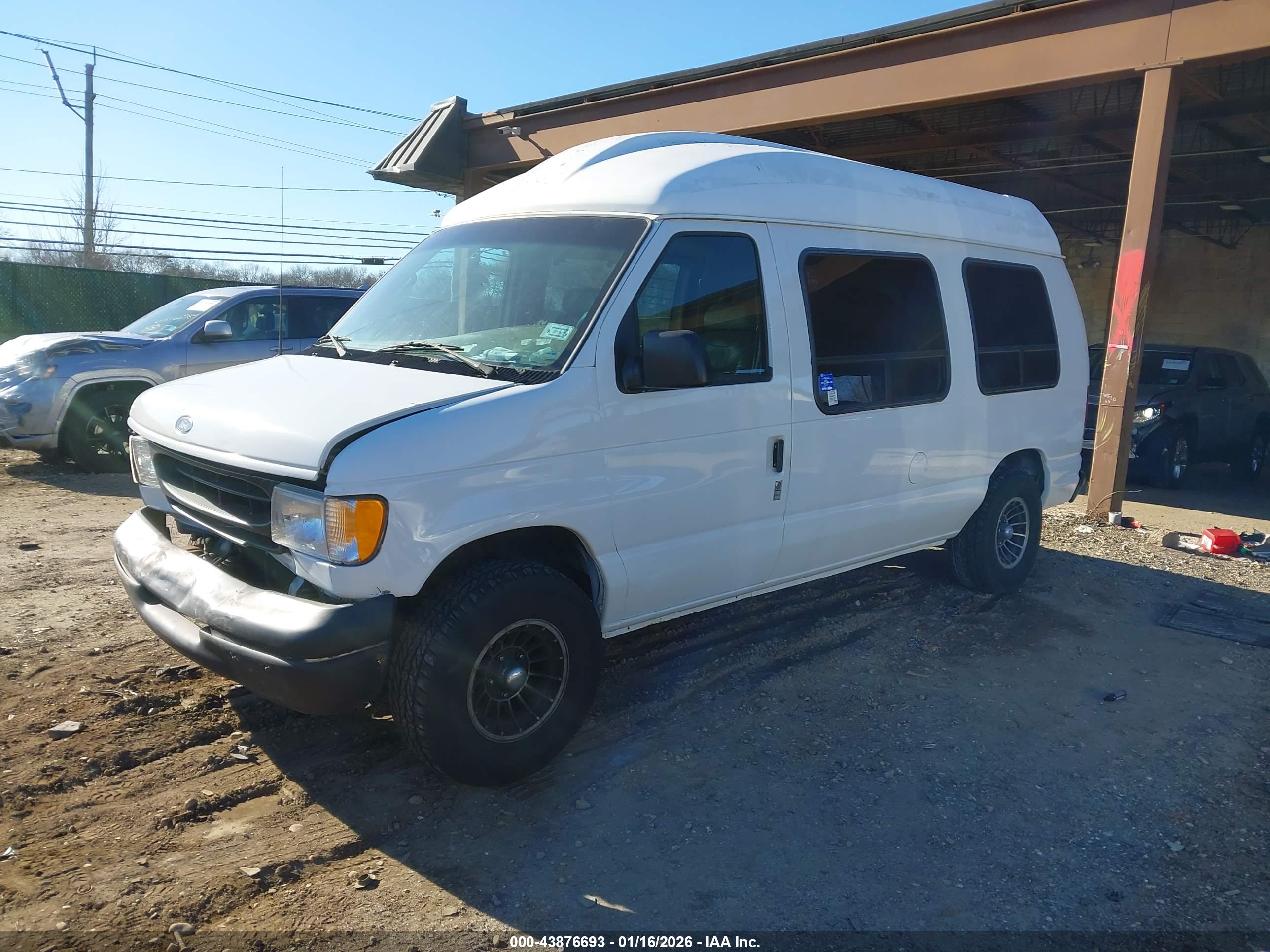 FORD E-150 image 2