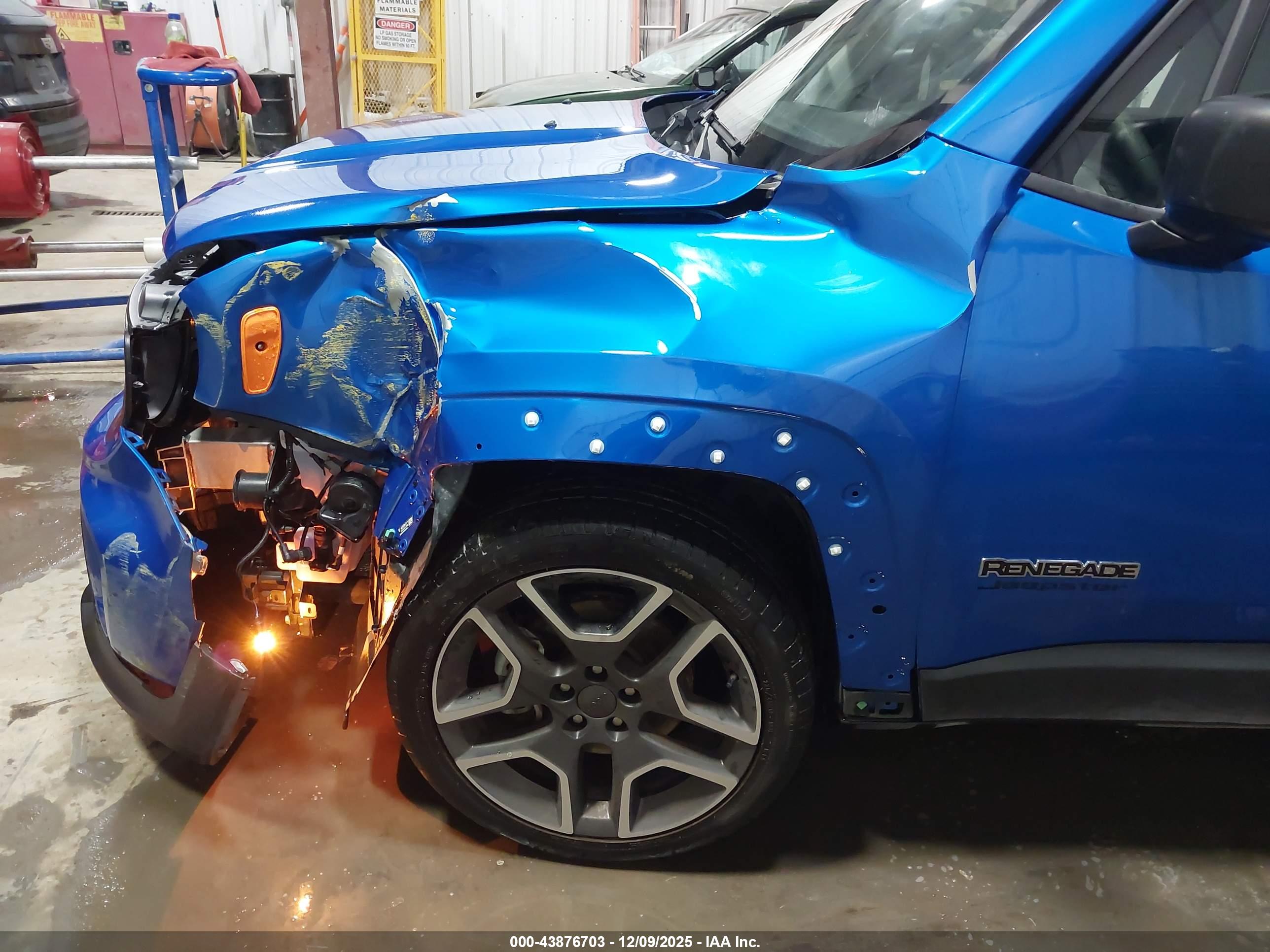 JEEP RENEGADE image 6