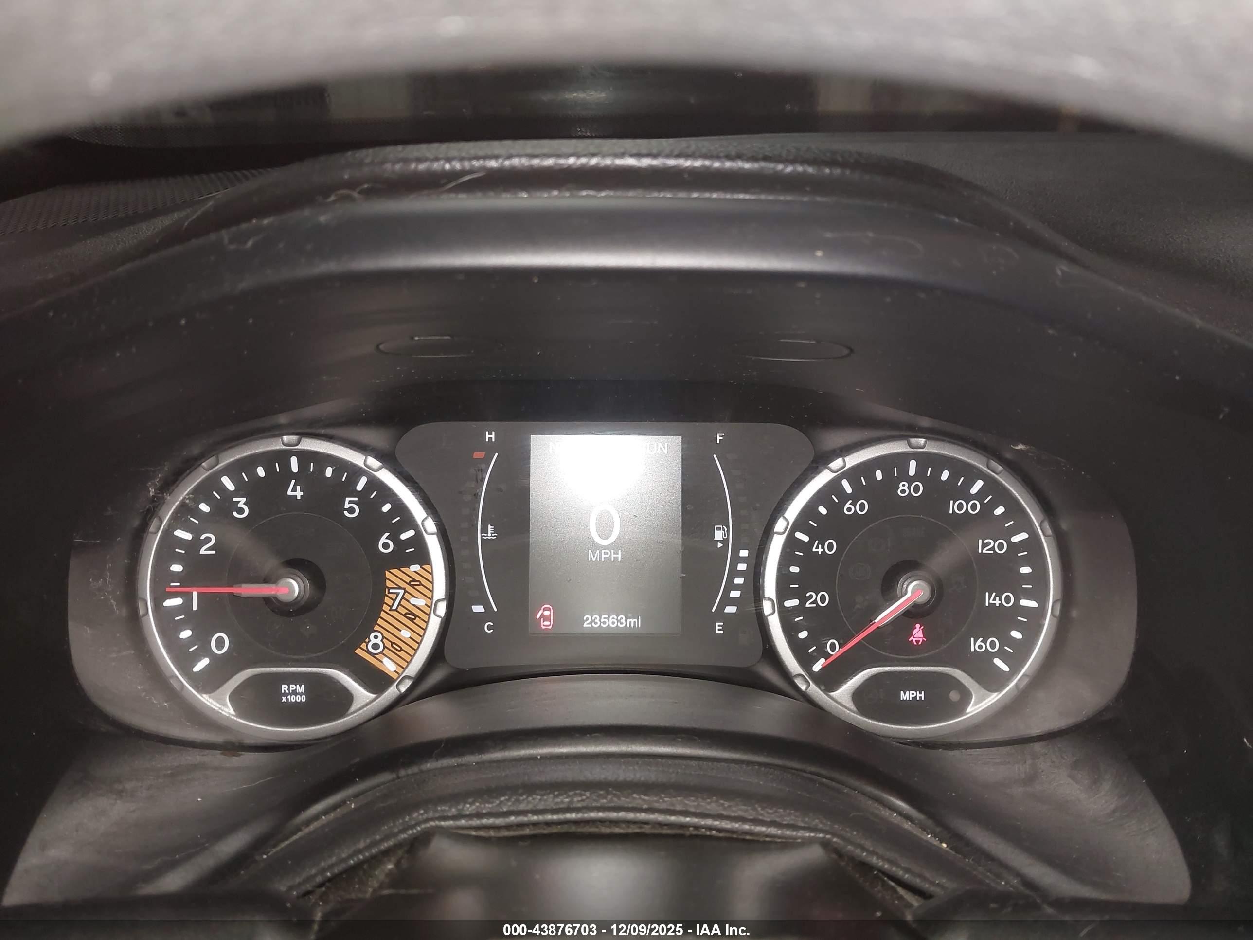 JEEP RENEGADE image 7