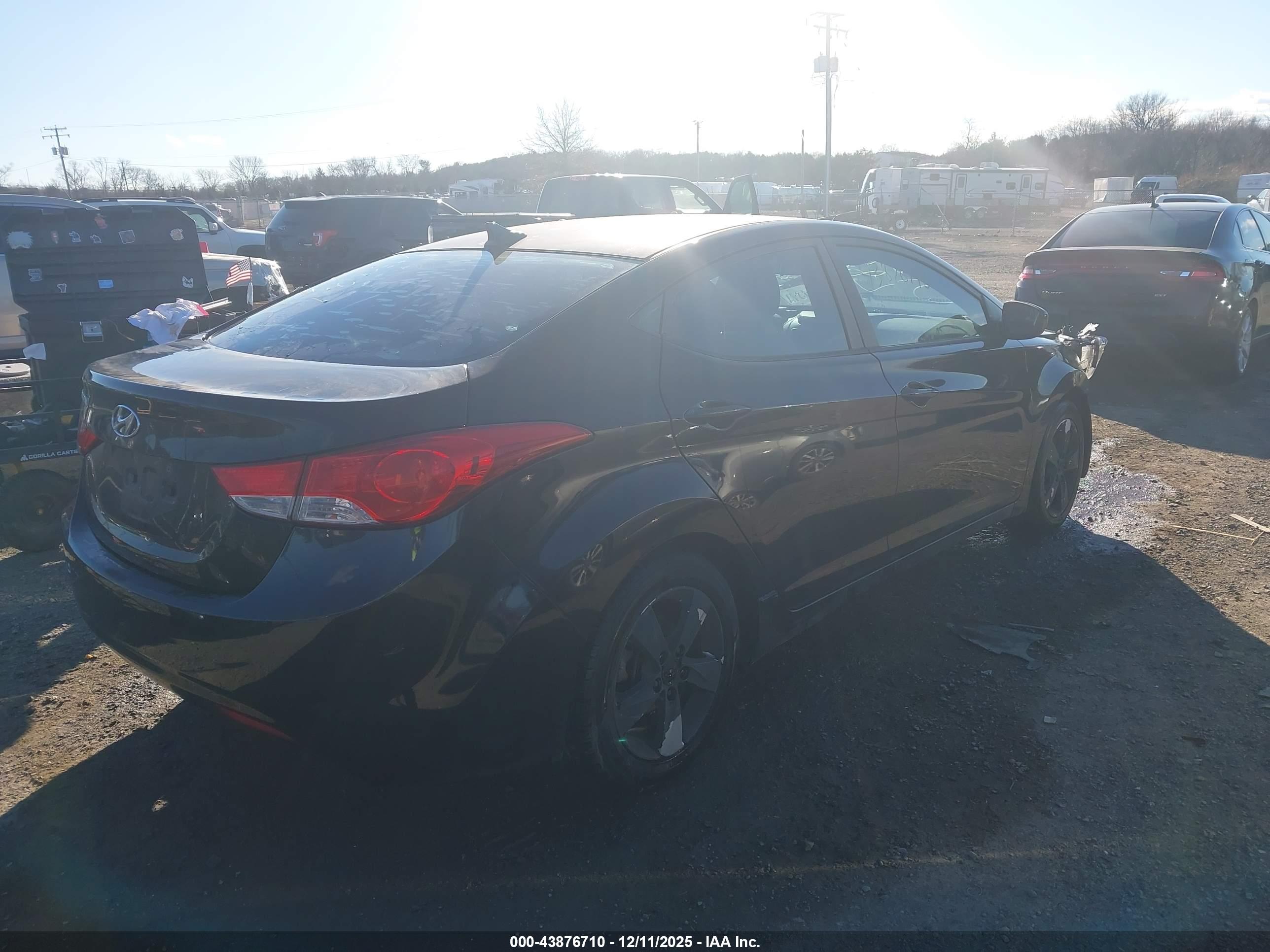 HYUNDAI ELANTRA image 4