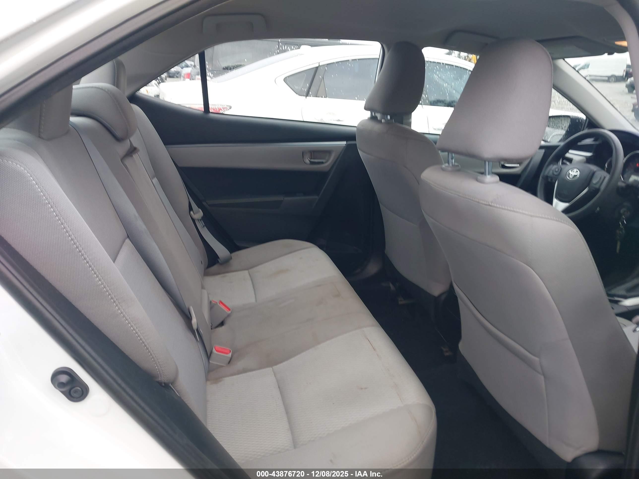 TOYOTA COROLLA image 8