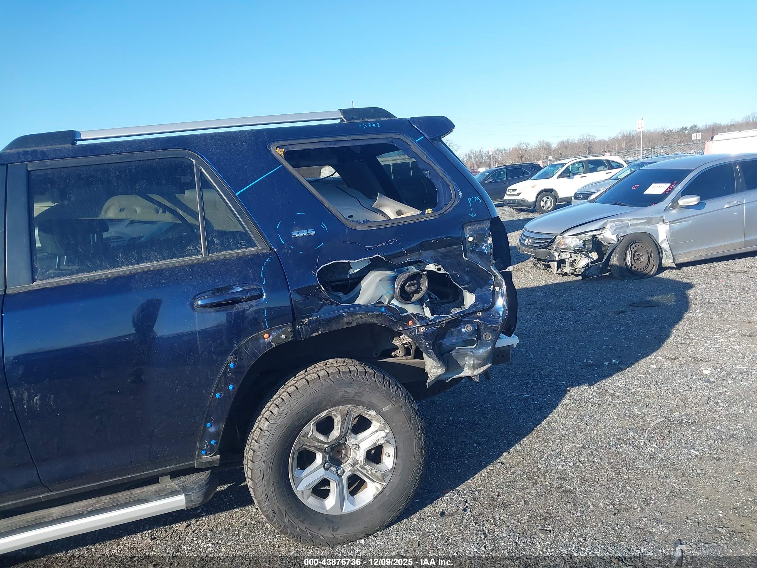 TOYOTA 4RUNNER image 6