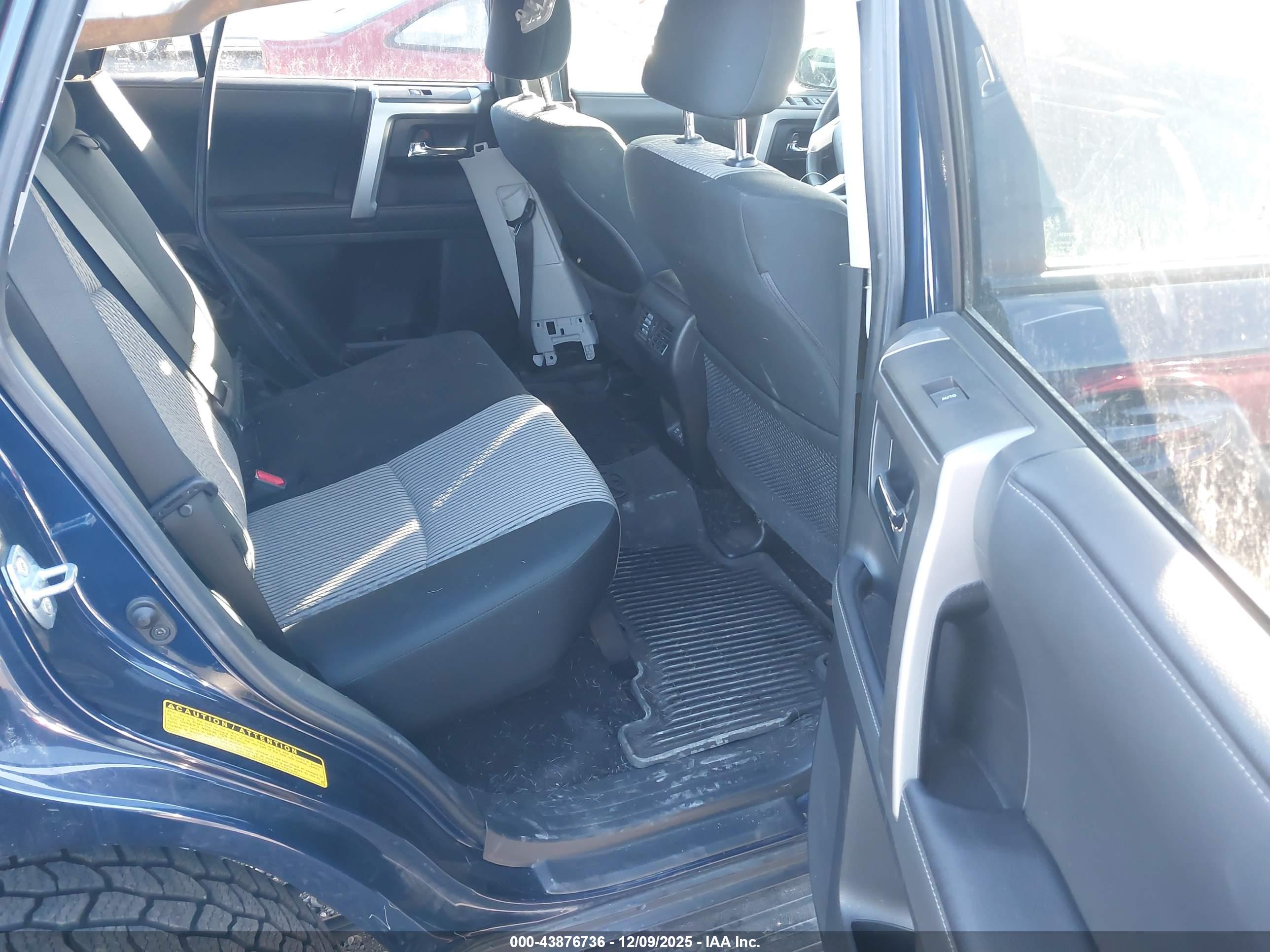TOYOTA 4RUNNER image 8