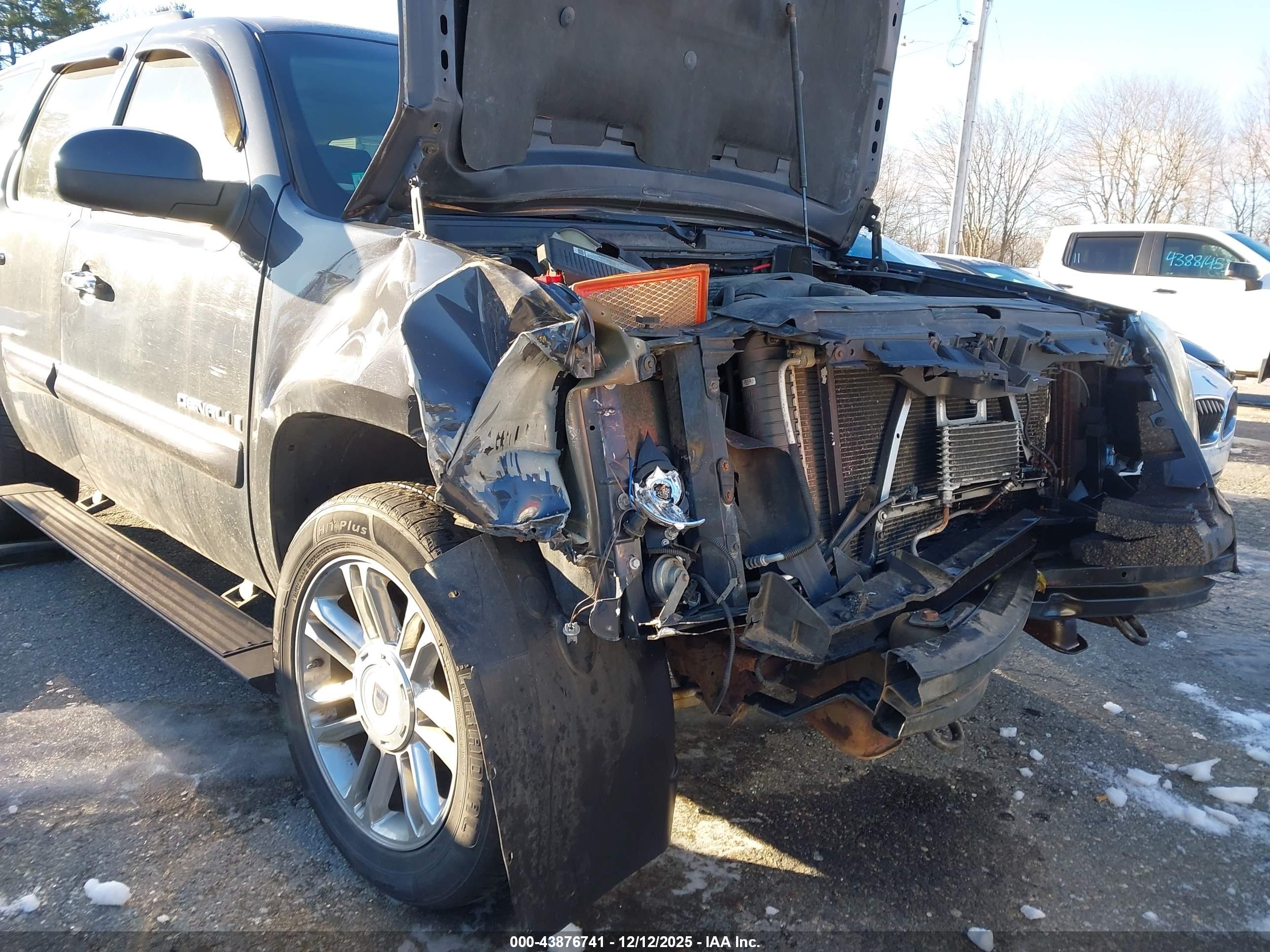 GMC YUKON image 6