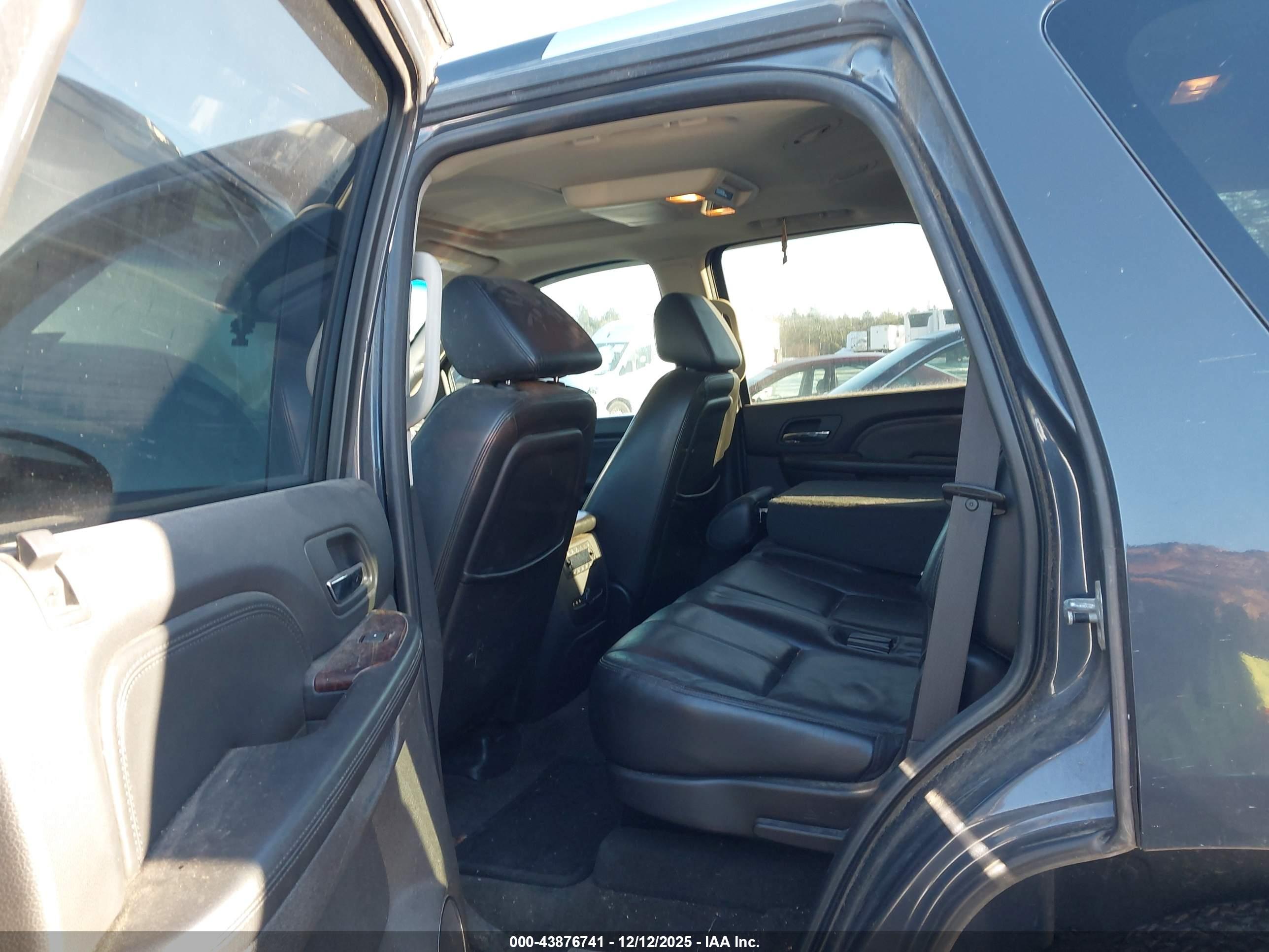 GMC YUKON image 8