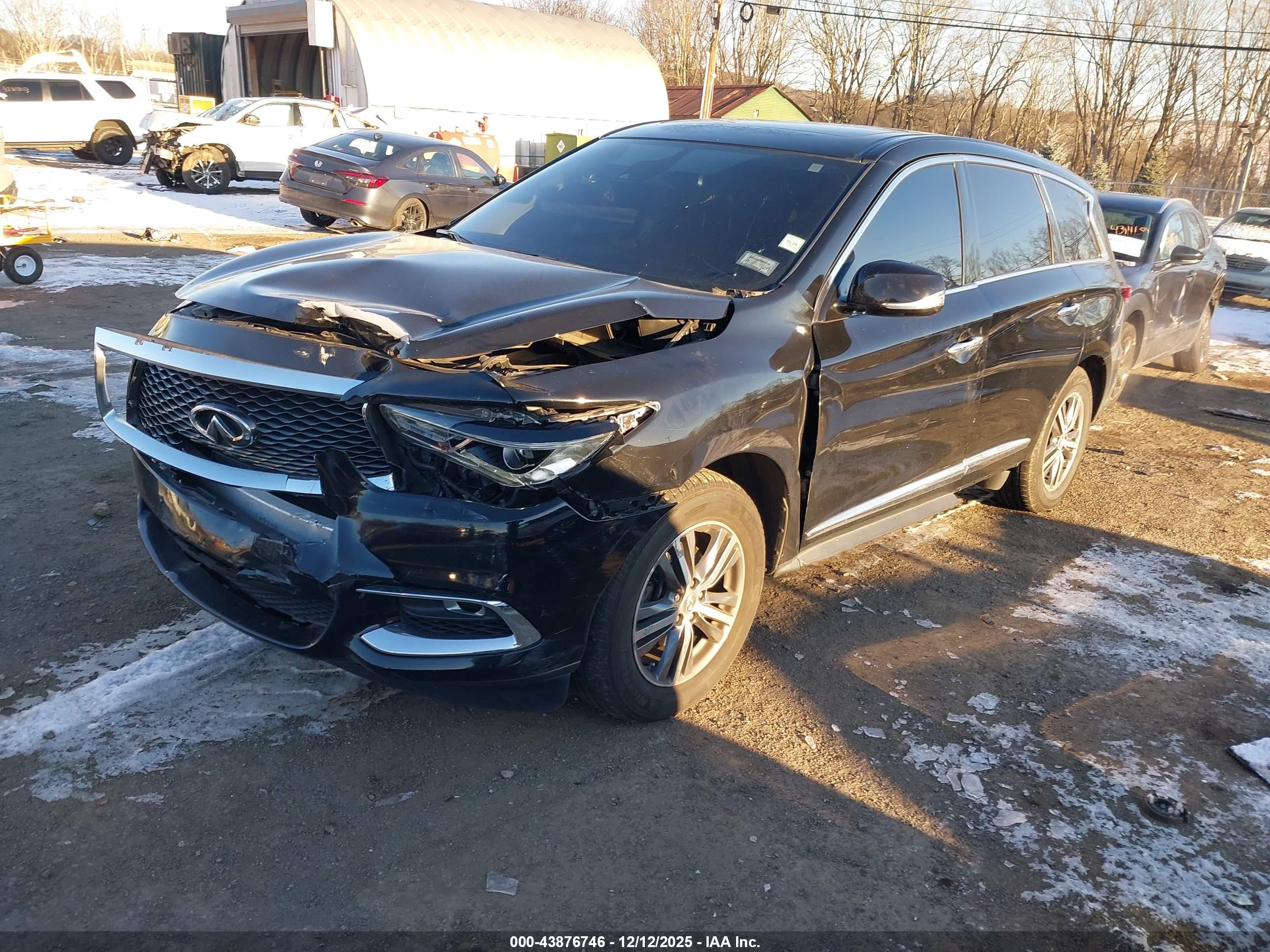 INFINITI QX60 image 2