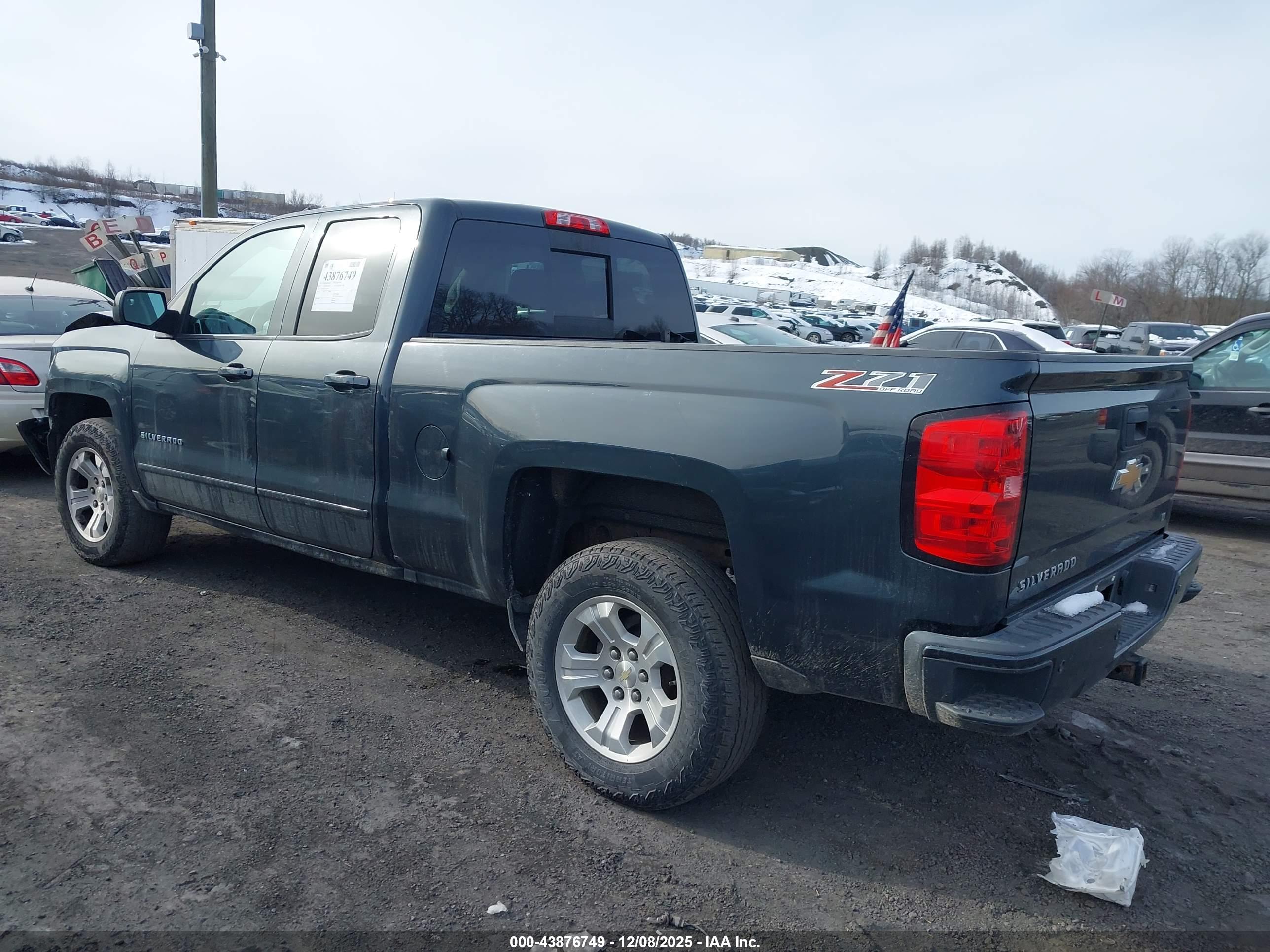 CHEVROLET SILVERADO image 3