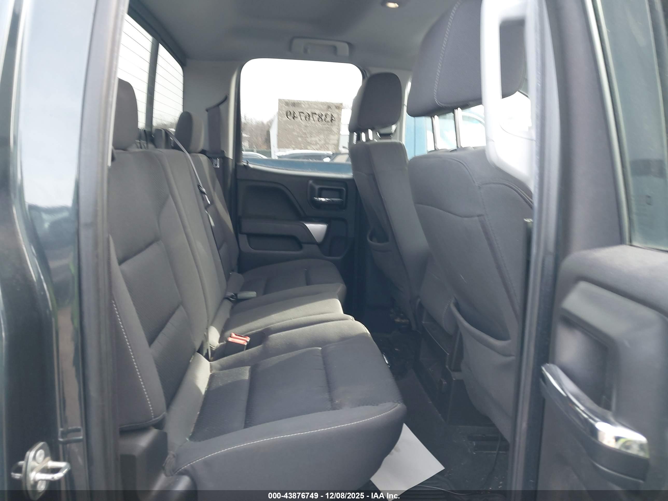 CHEVROLET SILVERADO image 8