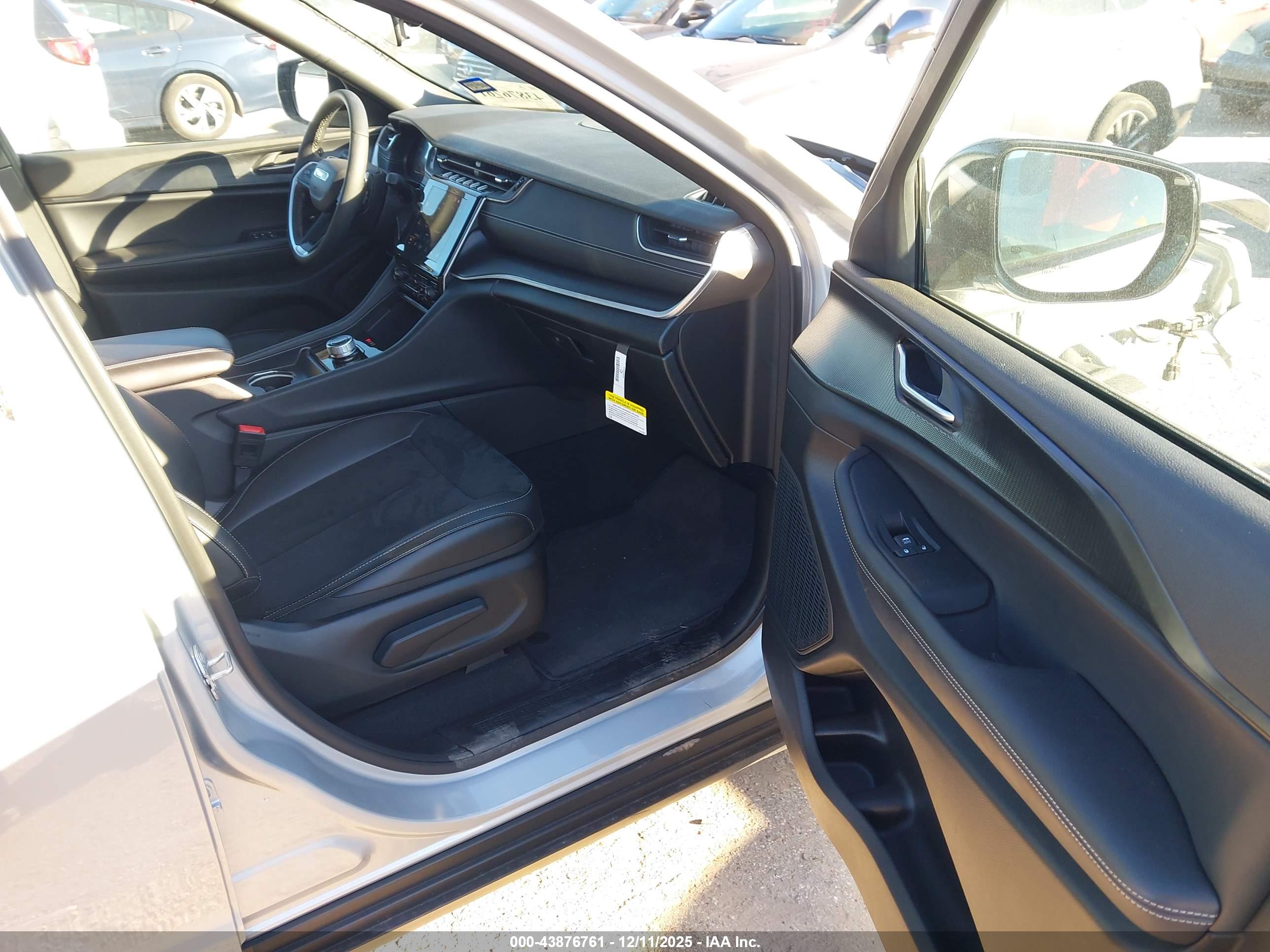 JEEP GRAND image 5