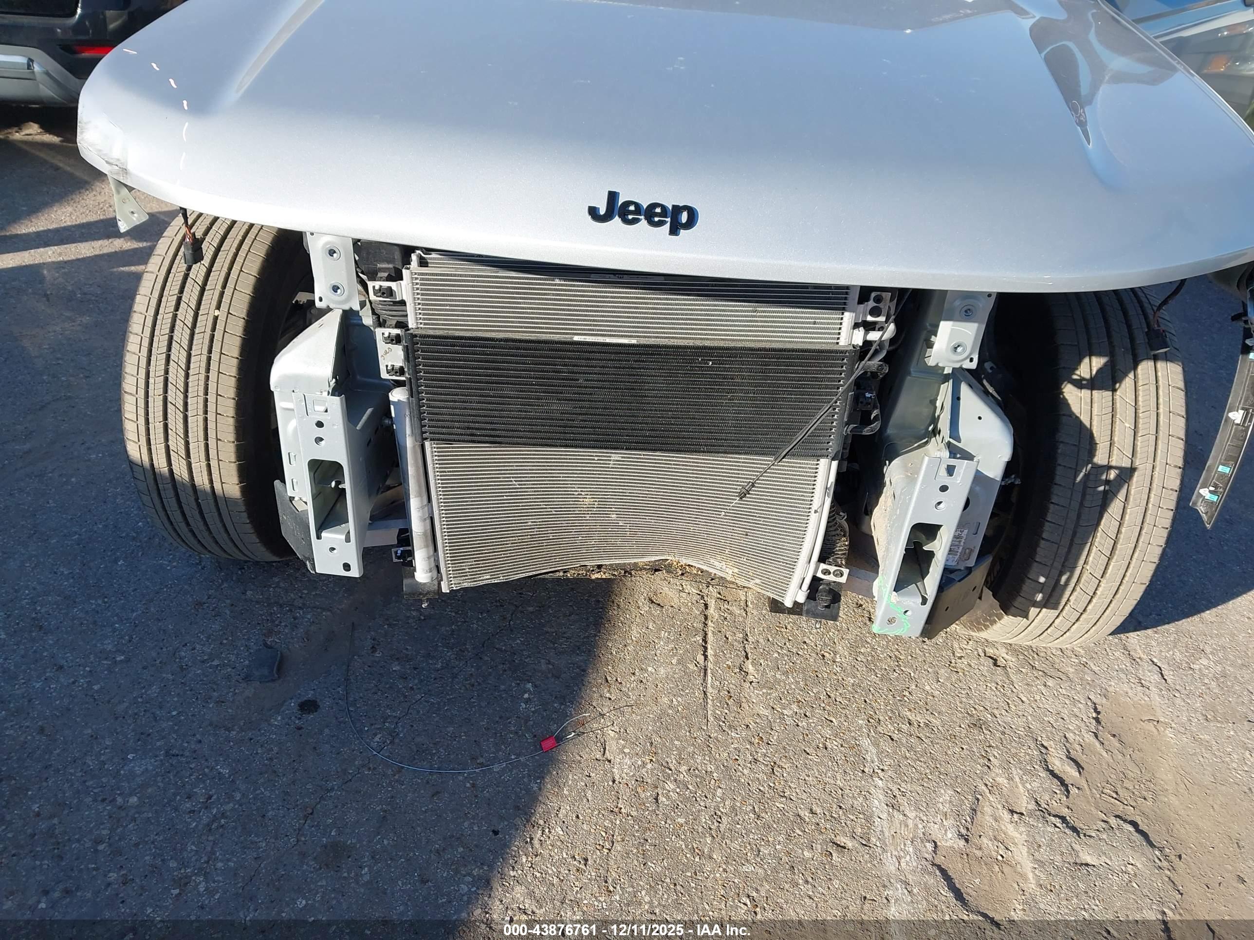 JEEP GRAND image 6