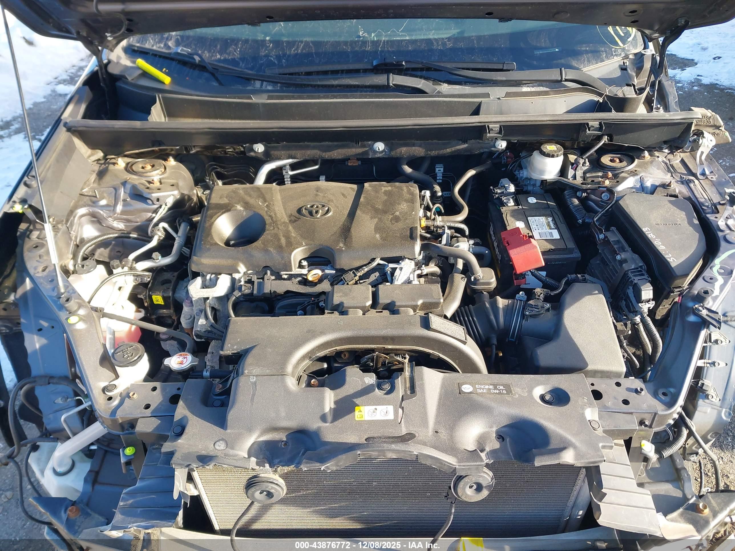 TOYOTA RAV4 image 10