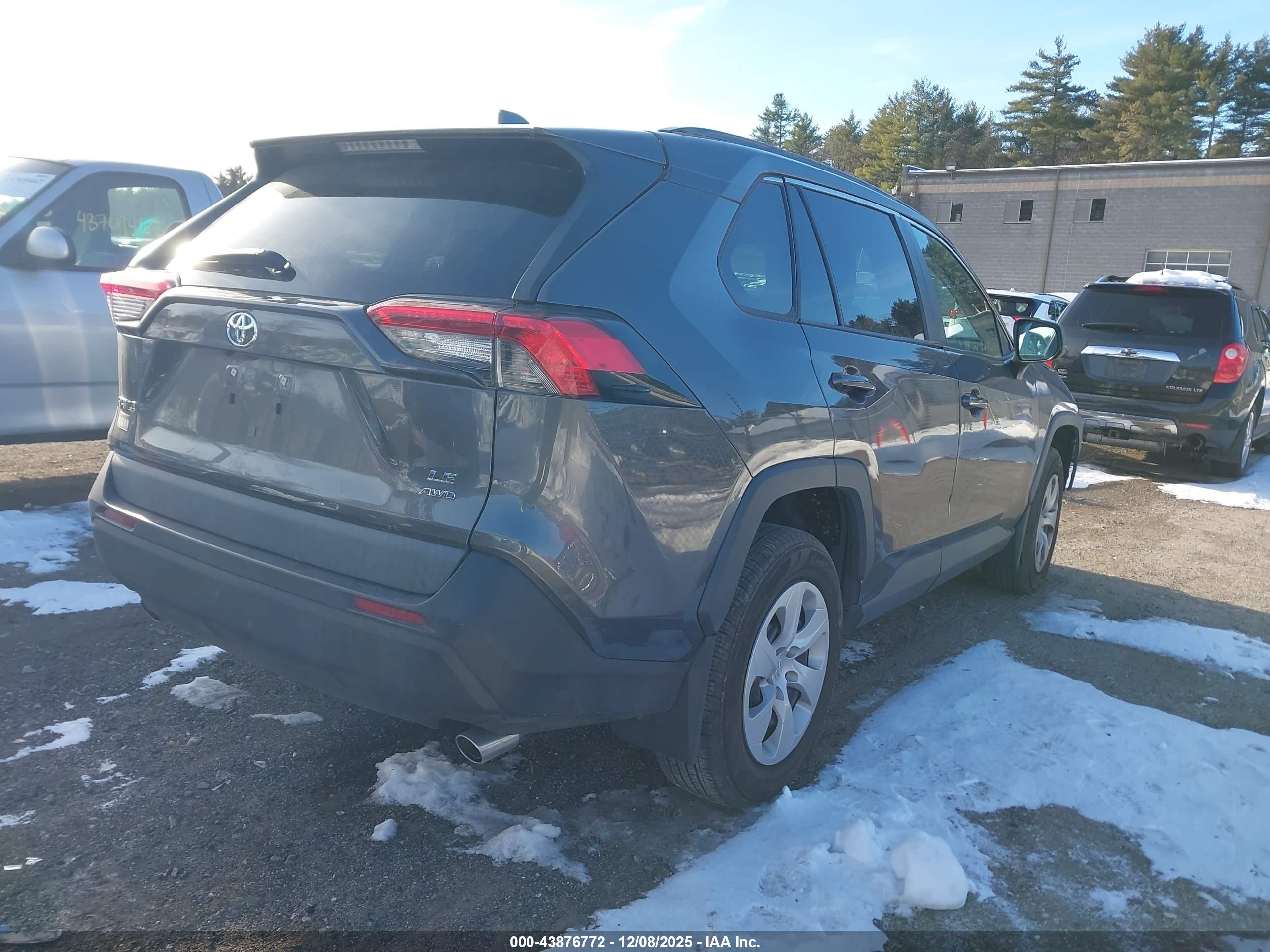 TOYOTA RAV4 image 4