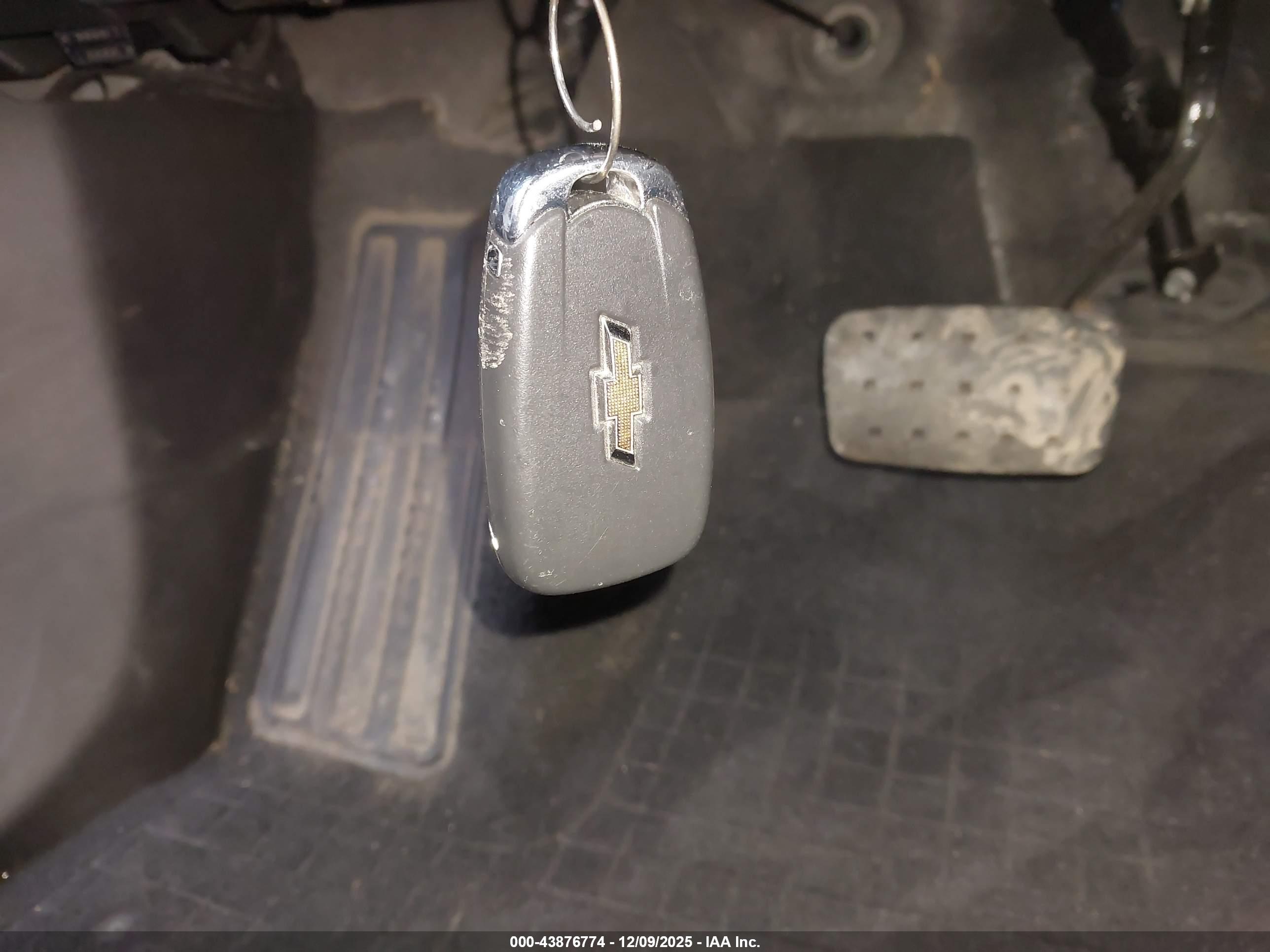 CHEVROLET TRAVERSE image 11